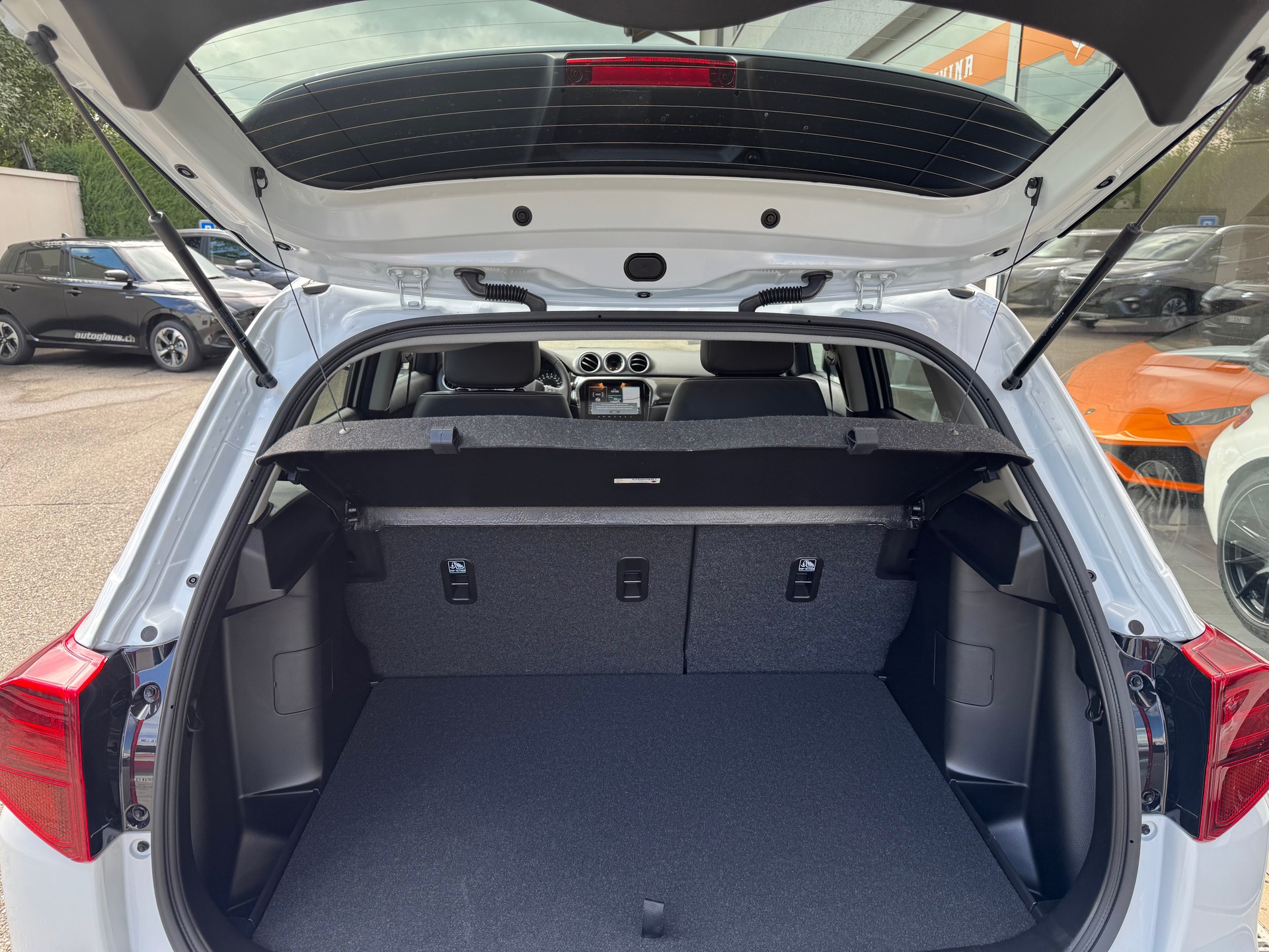 SUZUKI Vitara 1.4 Boosterjet Compact Top 4x4 Hybrid Automatic-image-14