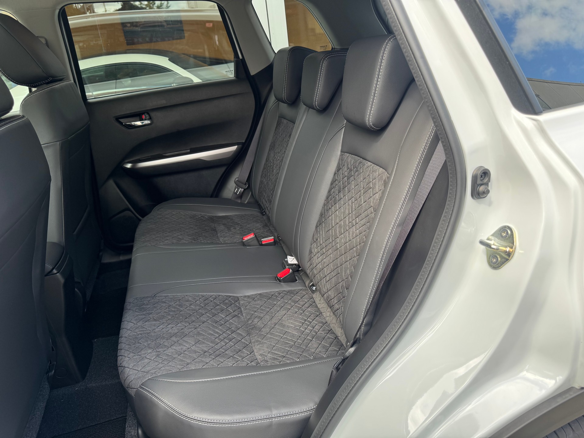 SUZUKI Vitara 1.4 Boosterjet Compact Top 4x4 Hybrid Automatic-image-13