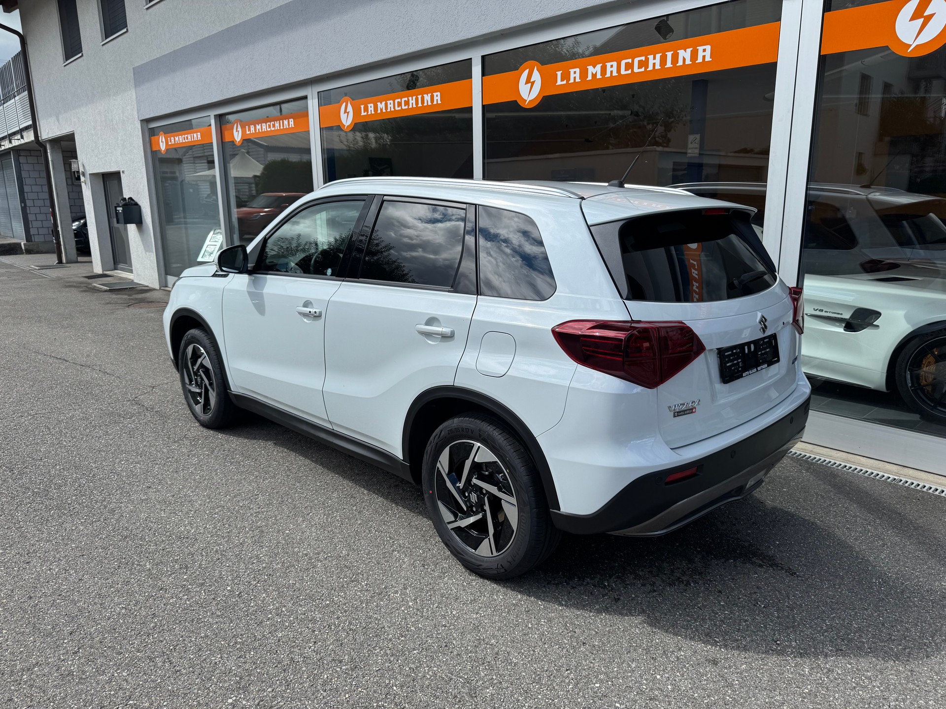 SUZUKI Vitara 1.4 Boosterjet Compact Top 4x4 Hybrid Automatic-showroom-element-2