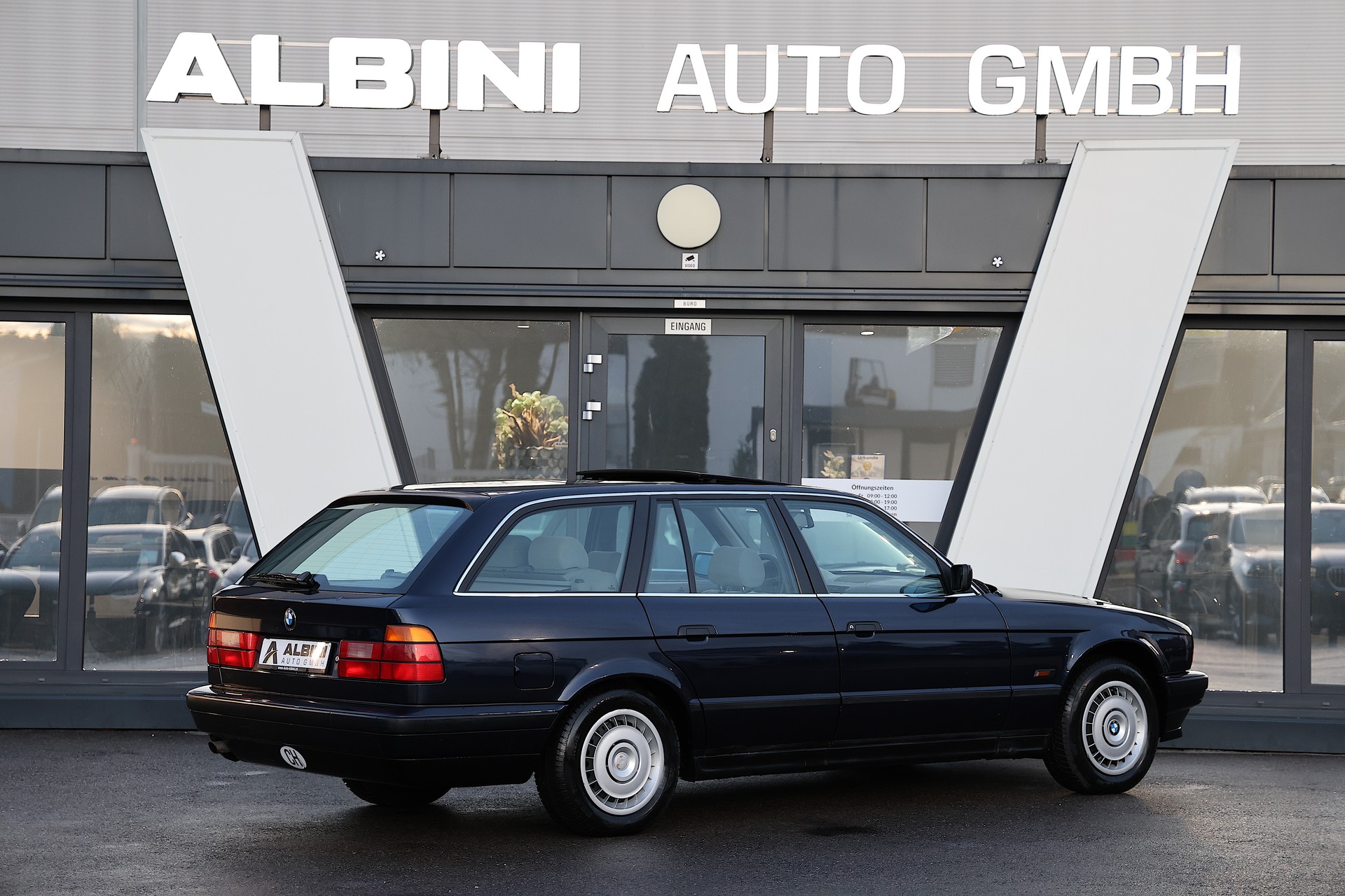 BMW 518i Touring **Nur 60'500km** **frisch ab MFK**-showroom-element-2