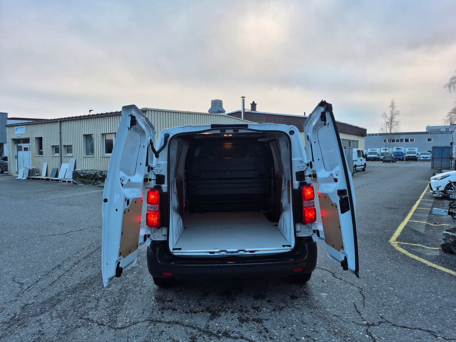 PEUGEOT Expert 1.5 BlueHDi 120 Standard Kasten-image-8