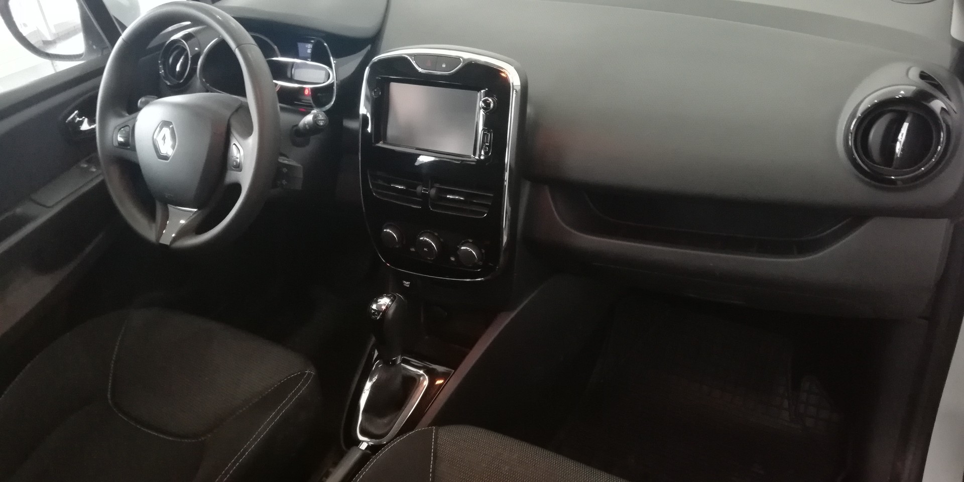 RENAULT Clio Grandtour 1.5 dCi Swiss Edition EDC-image-15