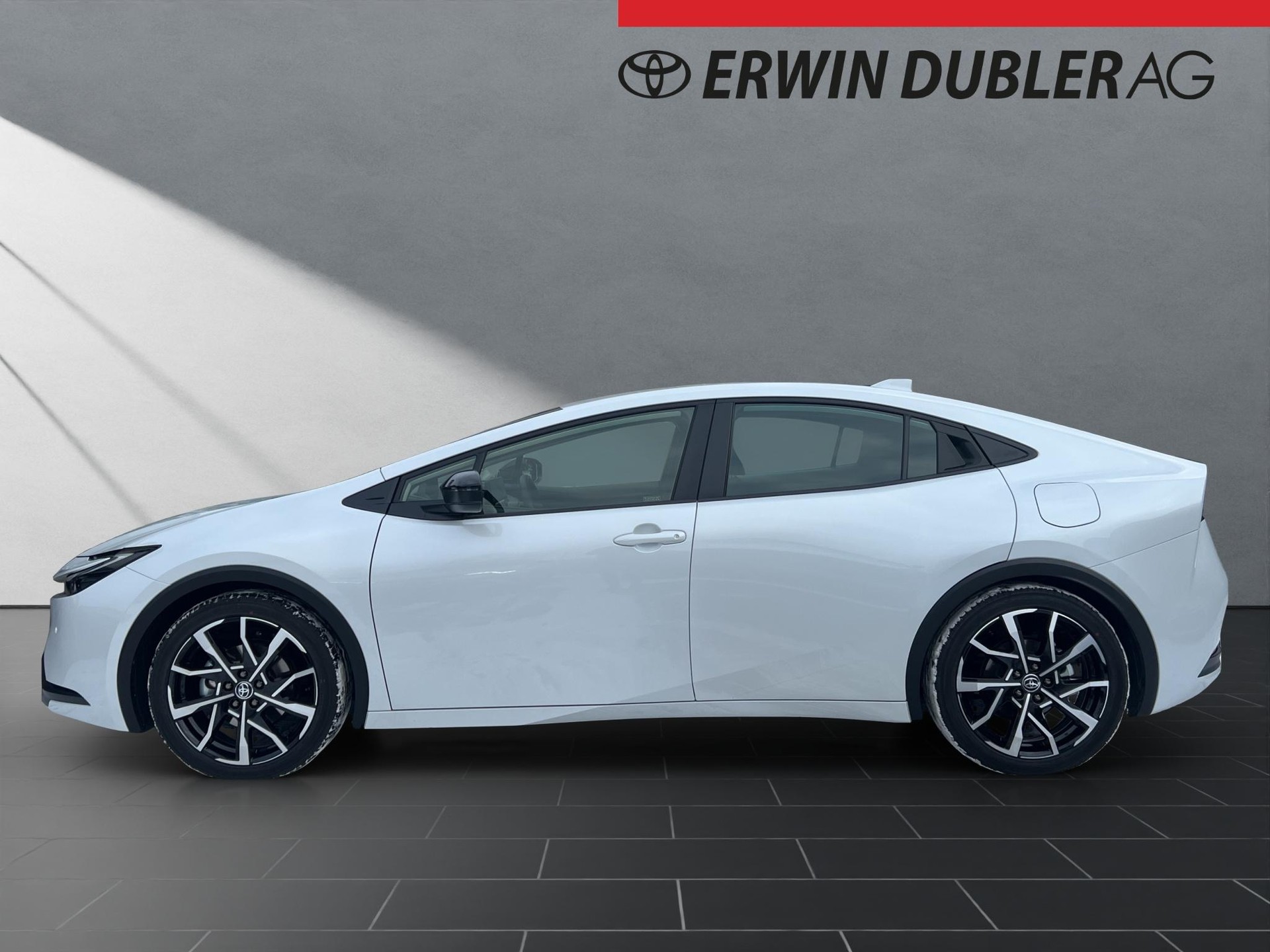 TOYOTA Prius 2.0 Plug-In-Hybrid Style-image-1