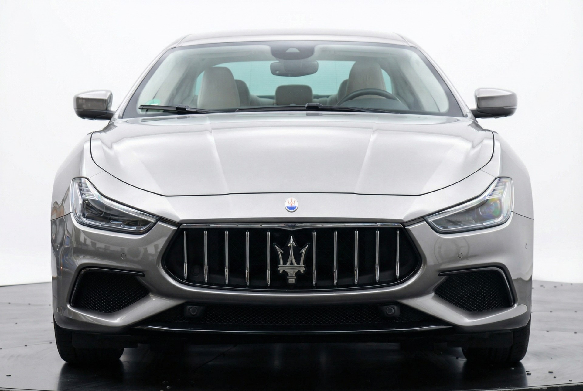 MASERATI Ghibli 2.0 Hybrid Gransport Essence Automatica-showroom-element-1