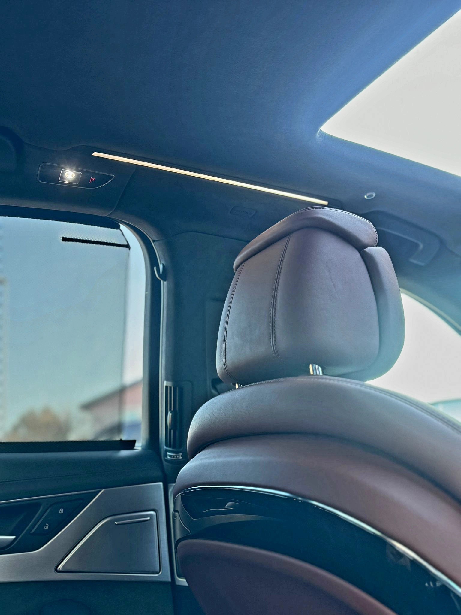 AUDI S8 4.0 TFSI V8 quattro tiptronic-image-16