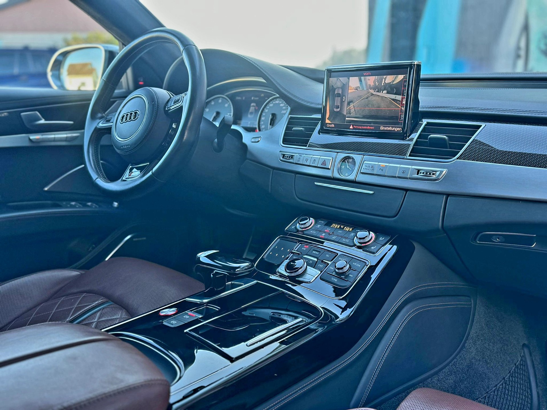 AUDI S8 4.0 TFSI V8 quattro tiptronic-image-10