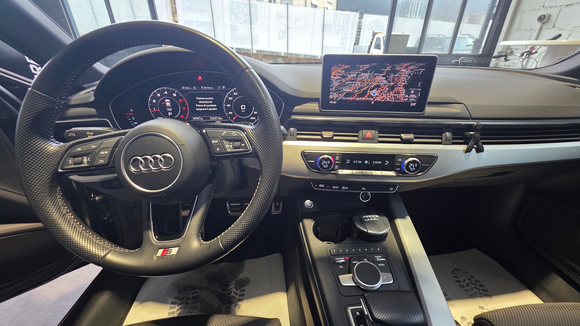 AUDI A4 Limousine 2.0 TFSI S-tronic S Line-image-11