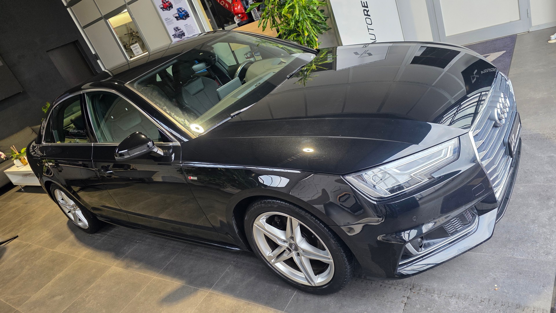 AUDI A4 Limousine 2.0 TFSI S-tronic S Line