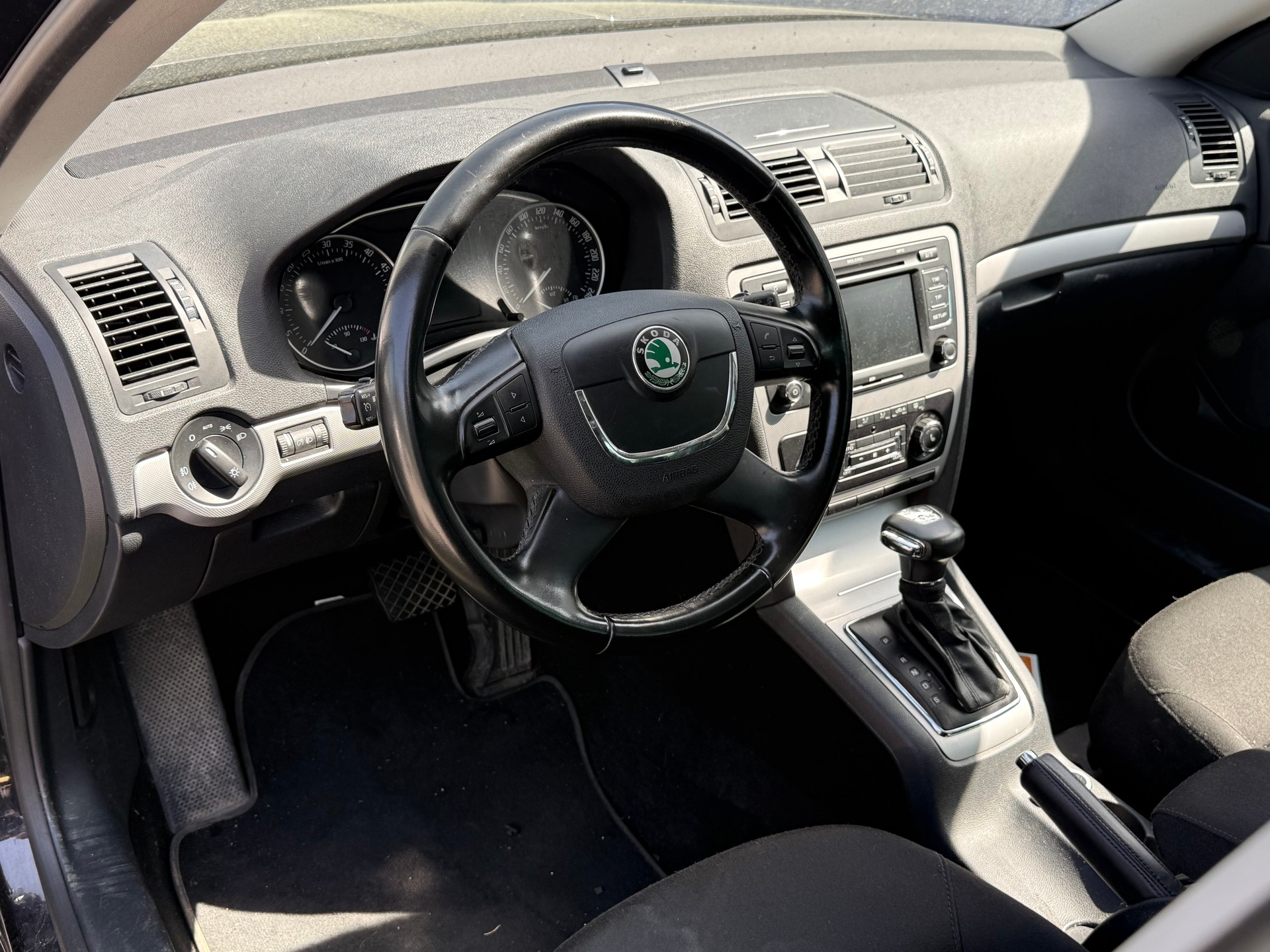 SKODA Octavia Combi 1.6 TDI Entry DSG-image-4