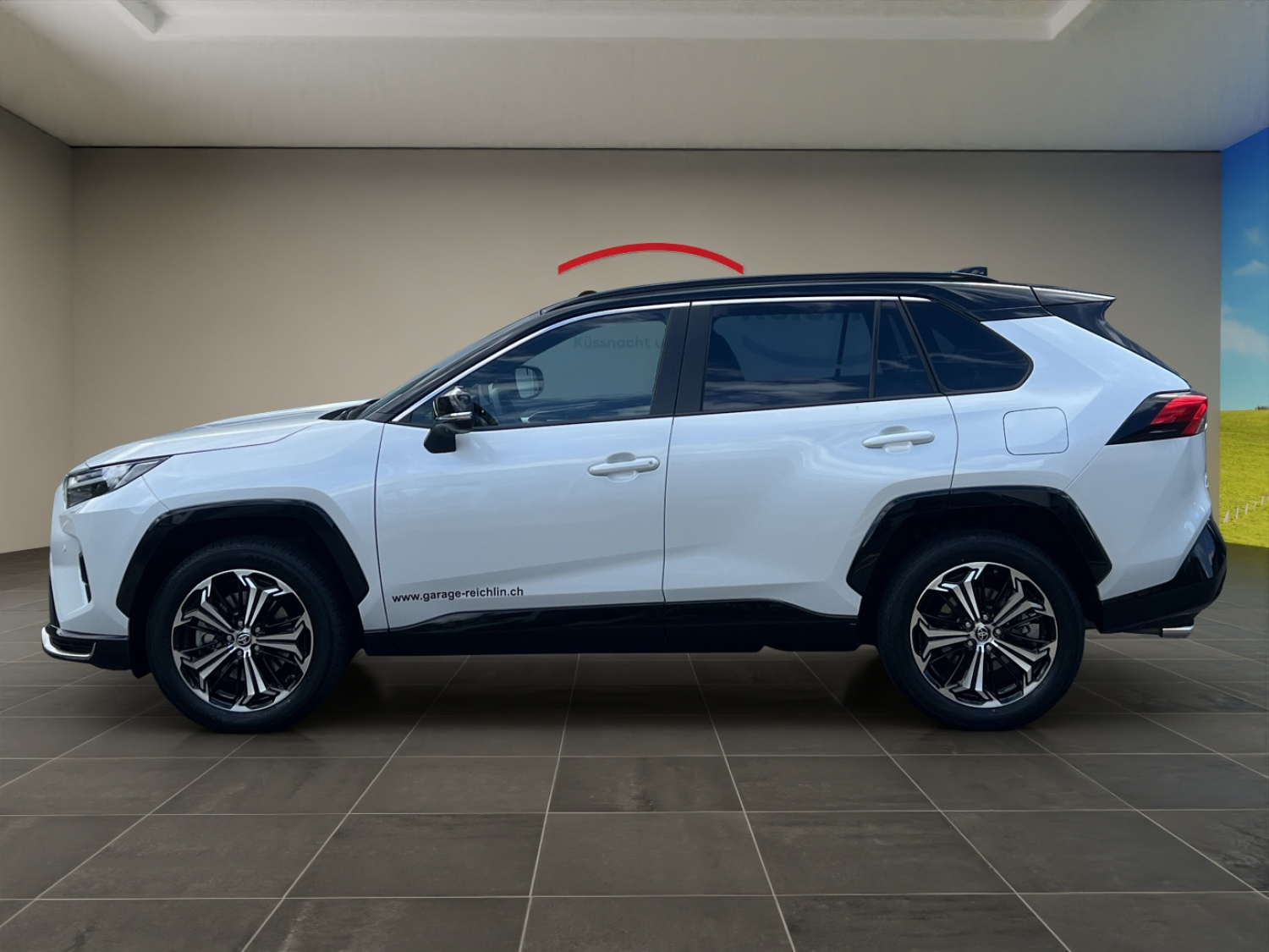 TOYOTA RAV4 2.5 Plug-In-Hybrid Platinum-showroom-element-1