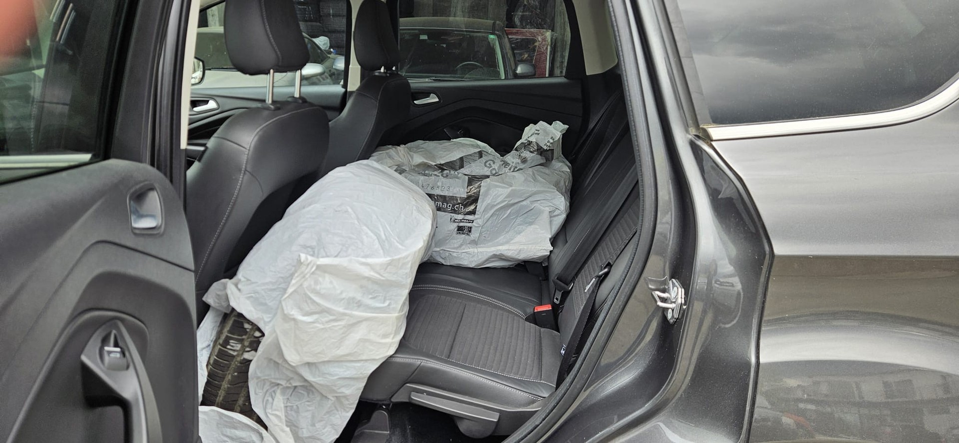 FORD Kuga 1.5 SCTi ST Line High 4WD Automatic-image-4