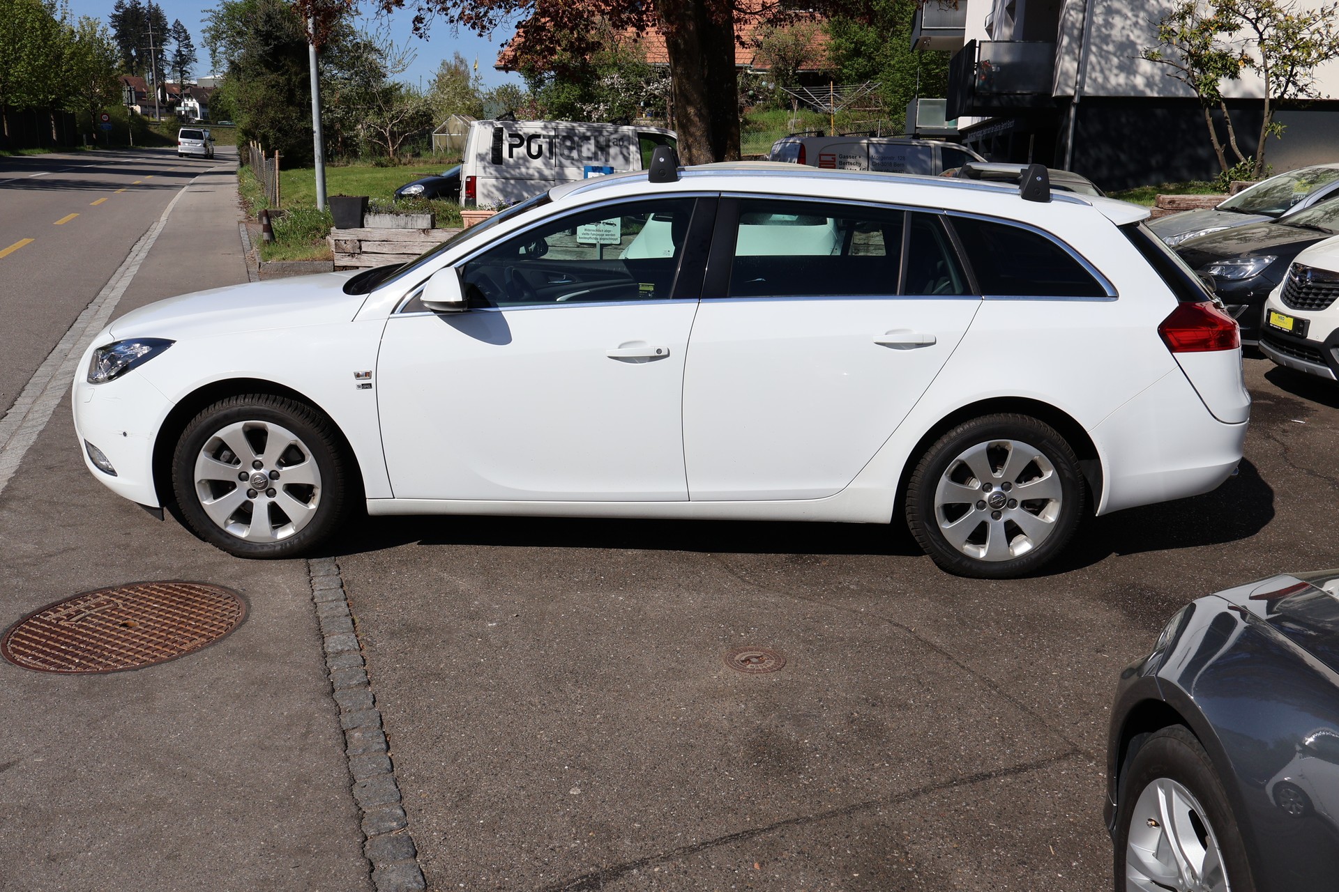 OPEL Insignia ST 2.0 Turbo AnniversaryEd 4WD Aut.-image-5
