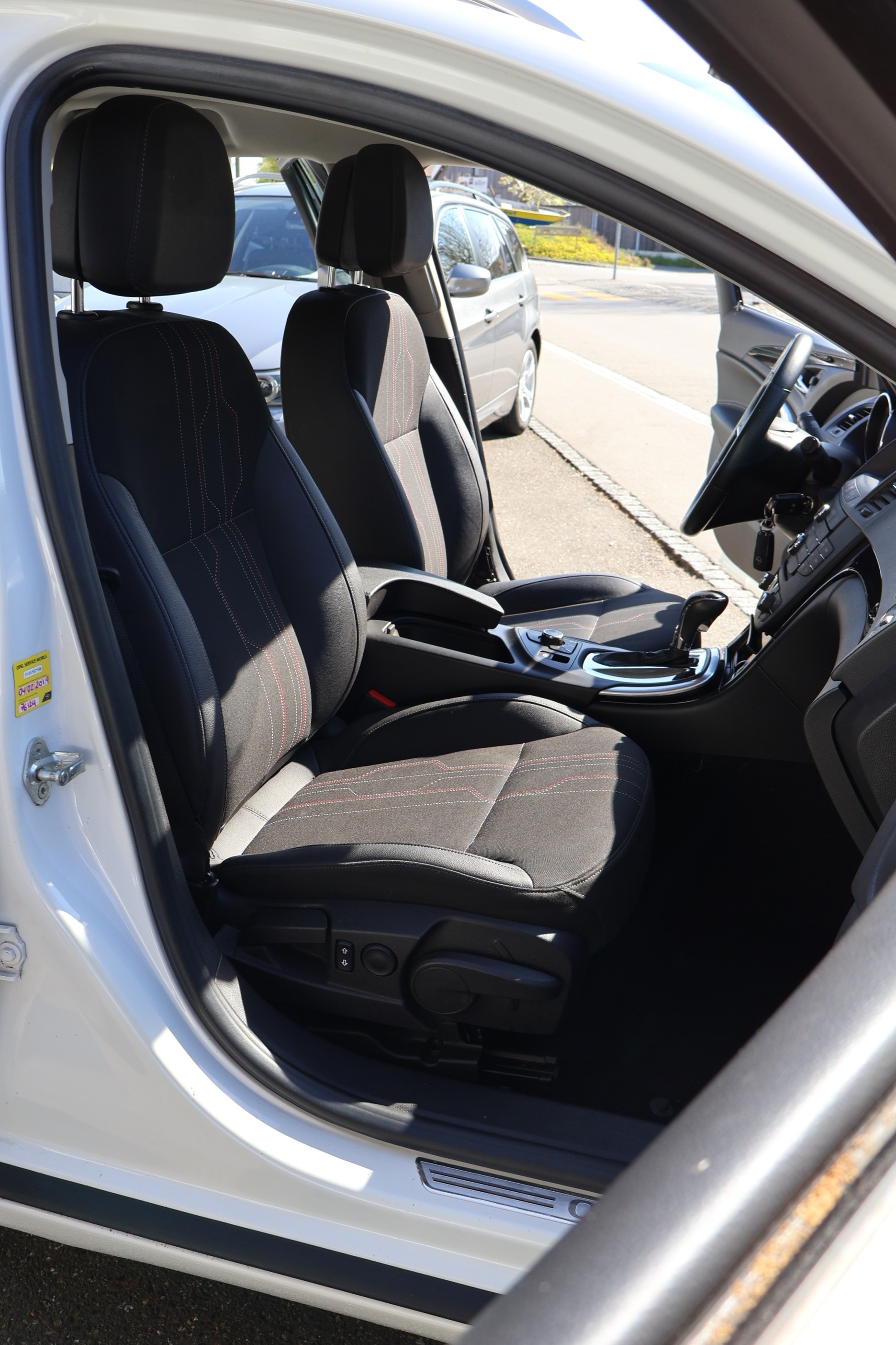 OPEL Insignia ST 2.0 Turbo AnniversaryEd 4WD Aut.-image-12