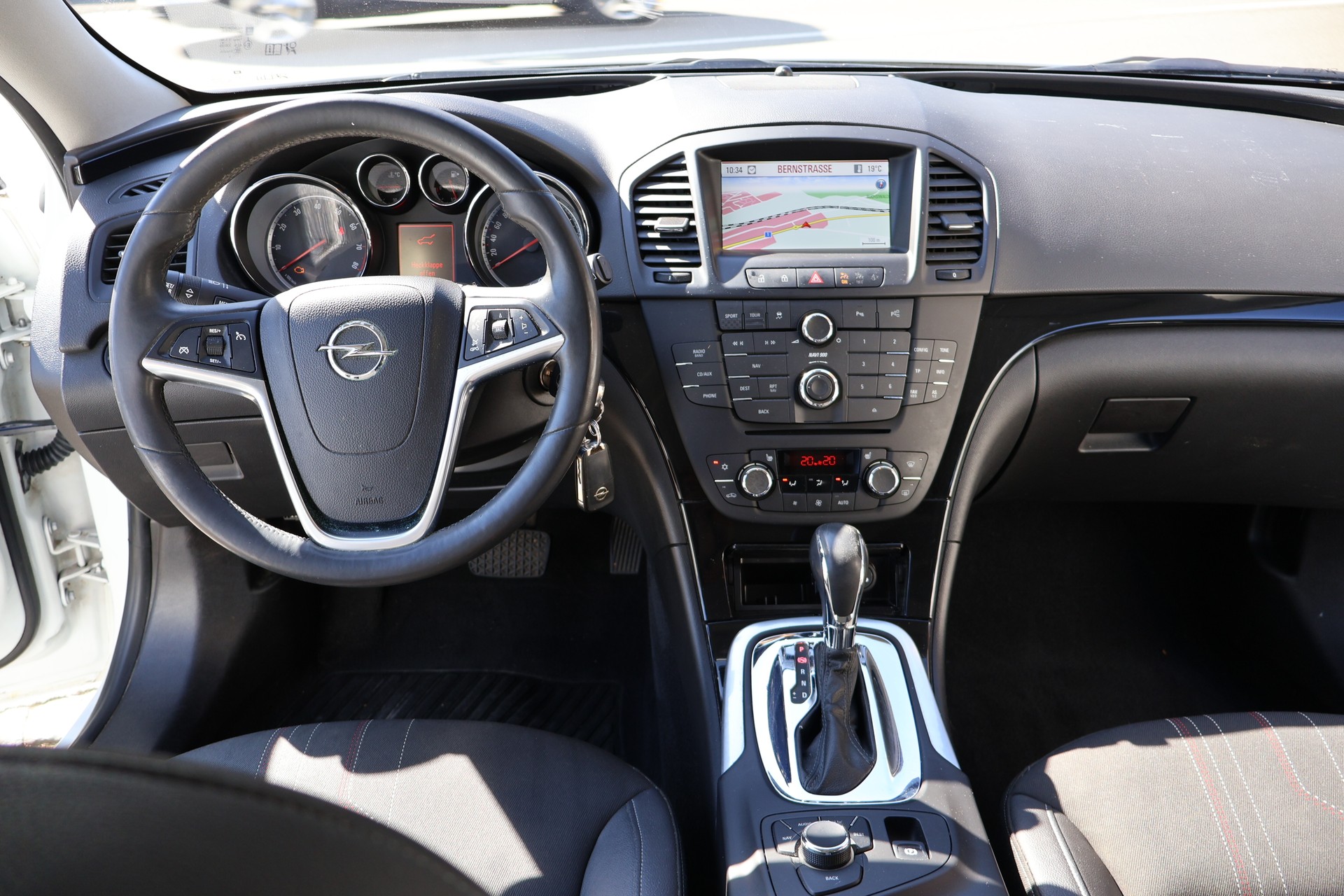 OPEL Insignia ST 2.0 Turbo AnniversaryEd 4WD Aut.-image-14