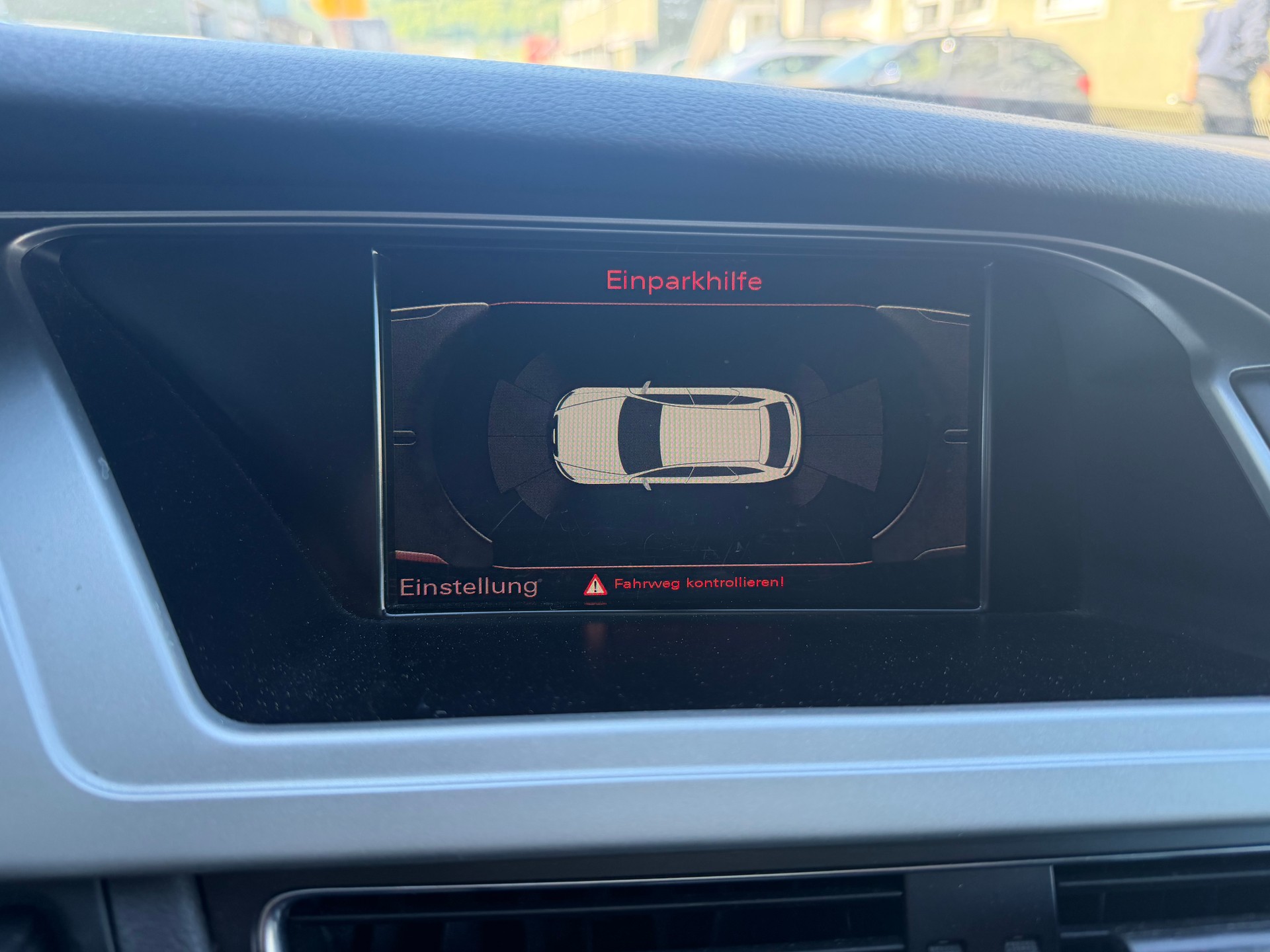 AUDI A4 Avant 2.0 TFSI quattro S-tronic-image-11