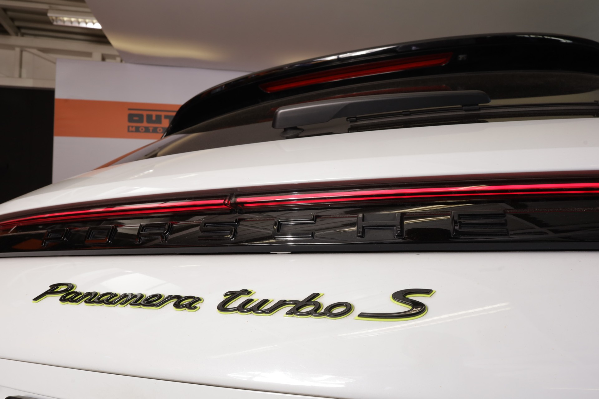 PORSCHE Panamera Turbo S E-Hybrid Sport Turismo PDK-image-20