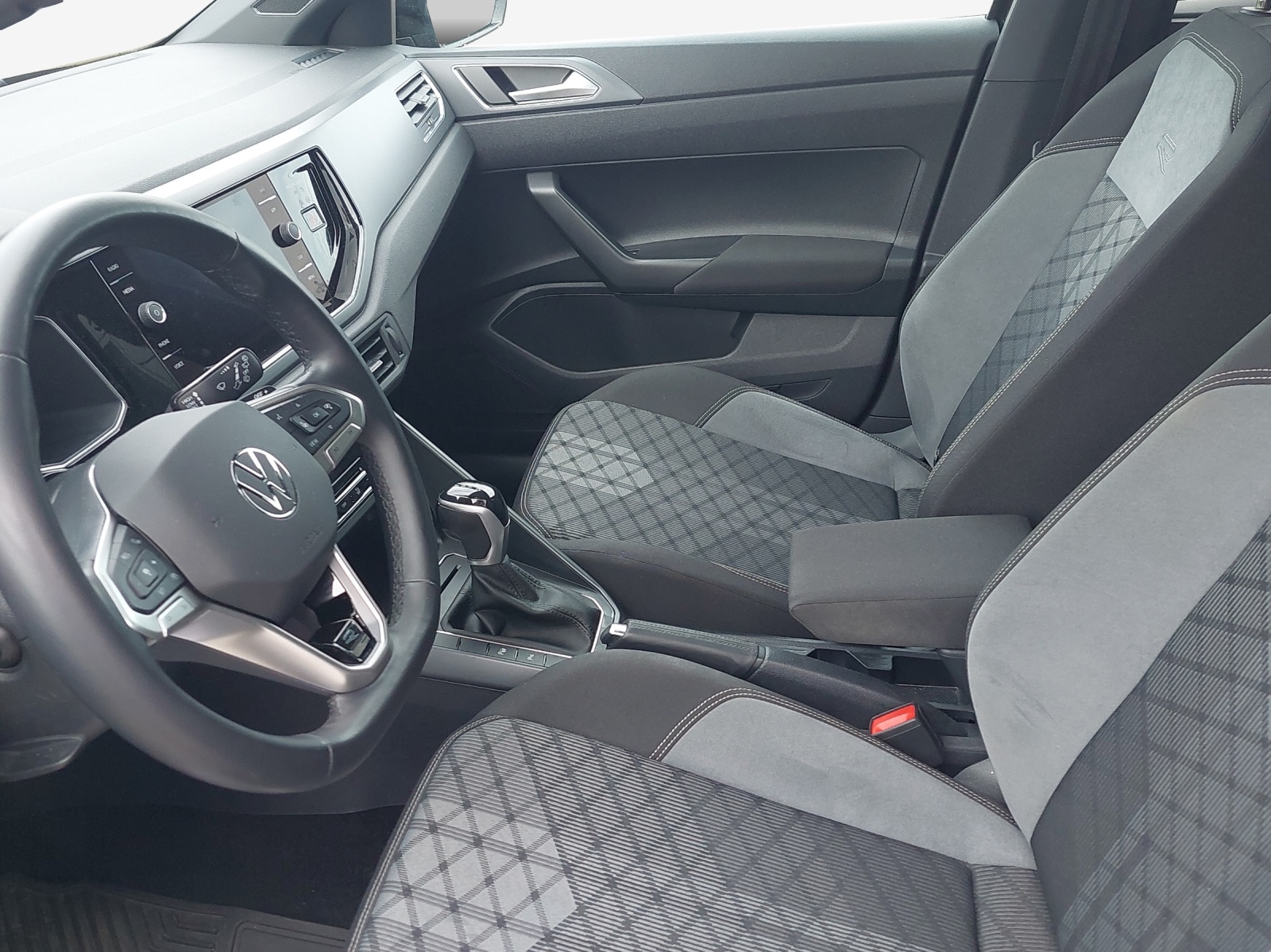 VW Polo 1.0 TSI R-Line DSG-image-8
