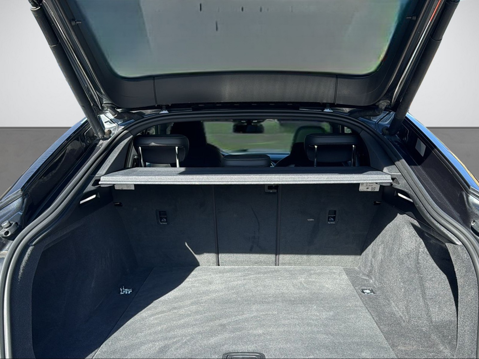 AUDI e-tron Sportback 55 S Line quattro-image-6