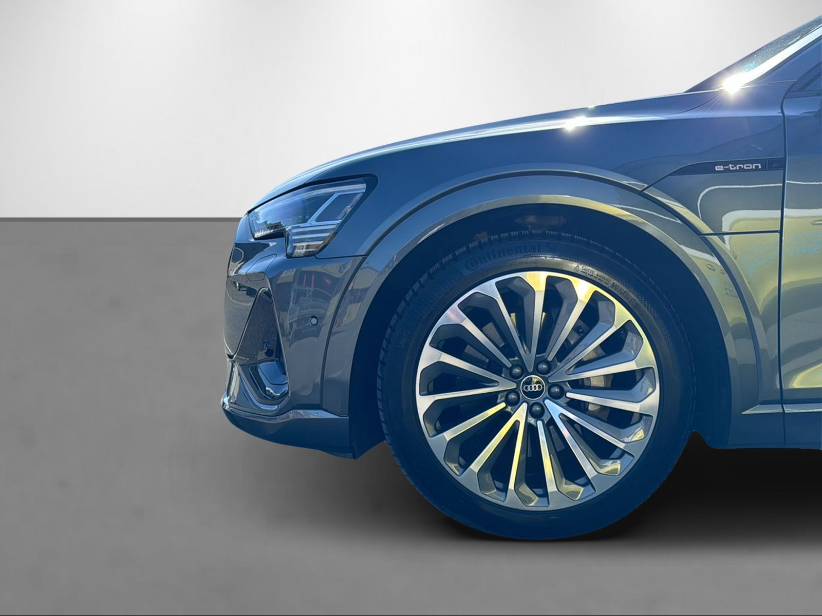 AUDI e-tron Sportback 55 S Line quattro-image-6