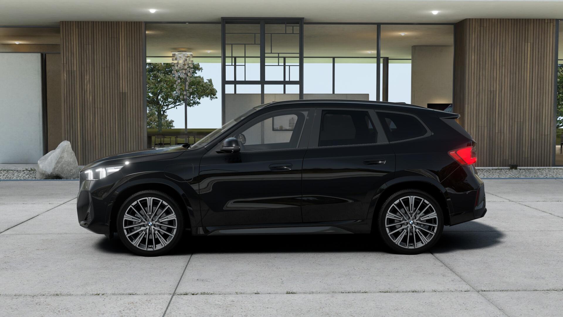 BMW X1 25e xDrive paddles-showroom-element-1