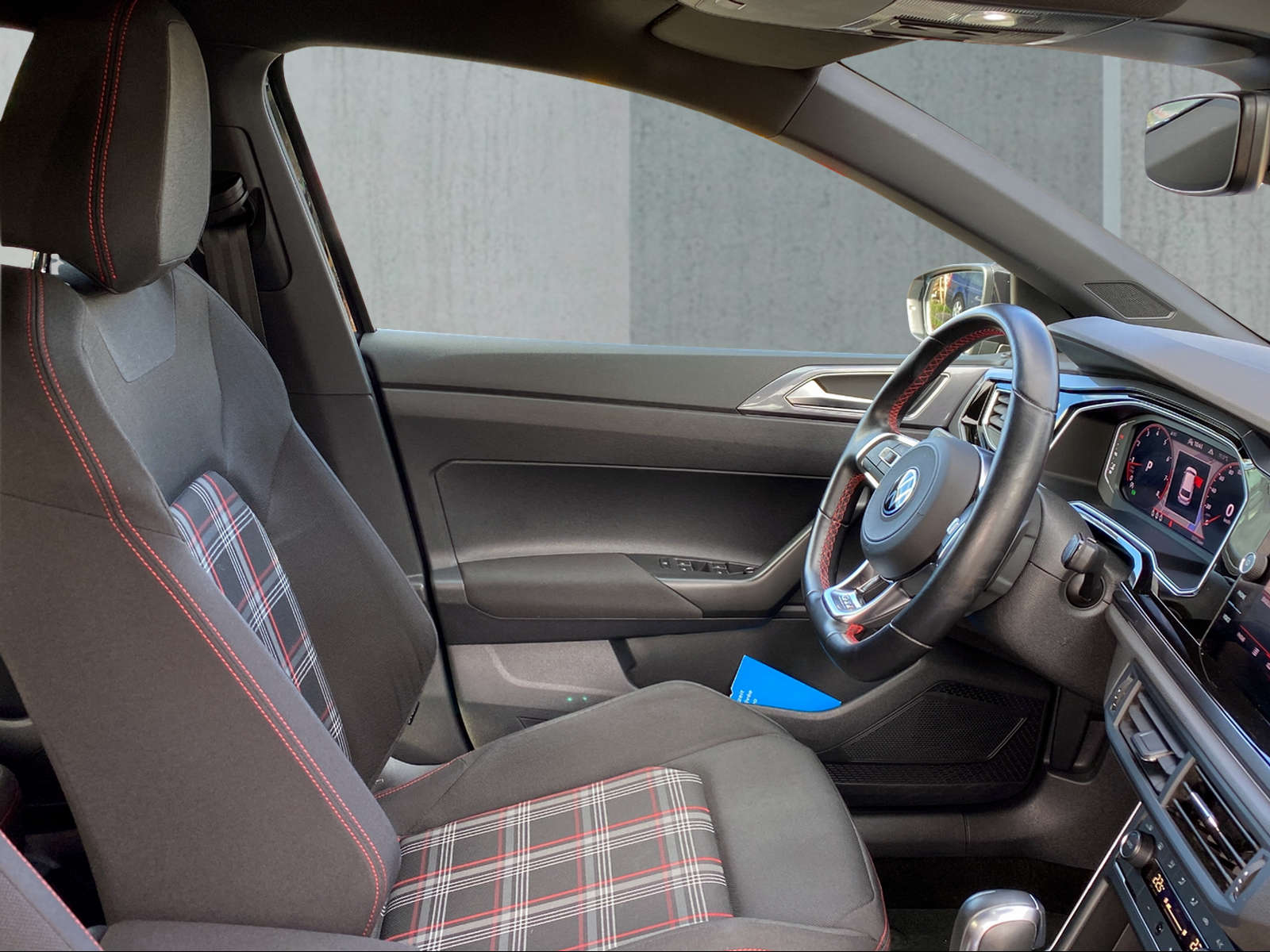 VW Polo 2.0 TSI GTI DSG-image-8