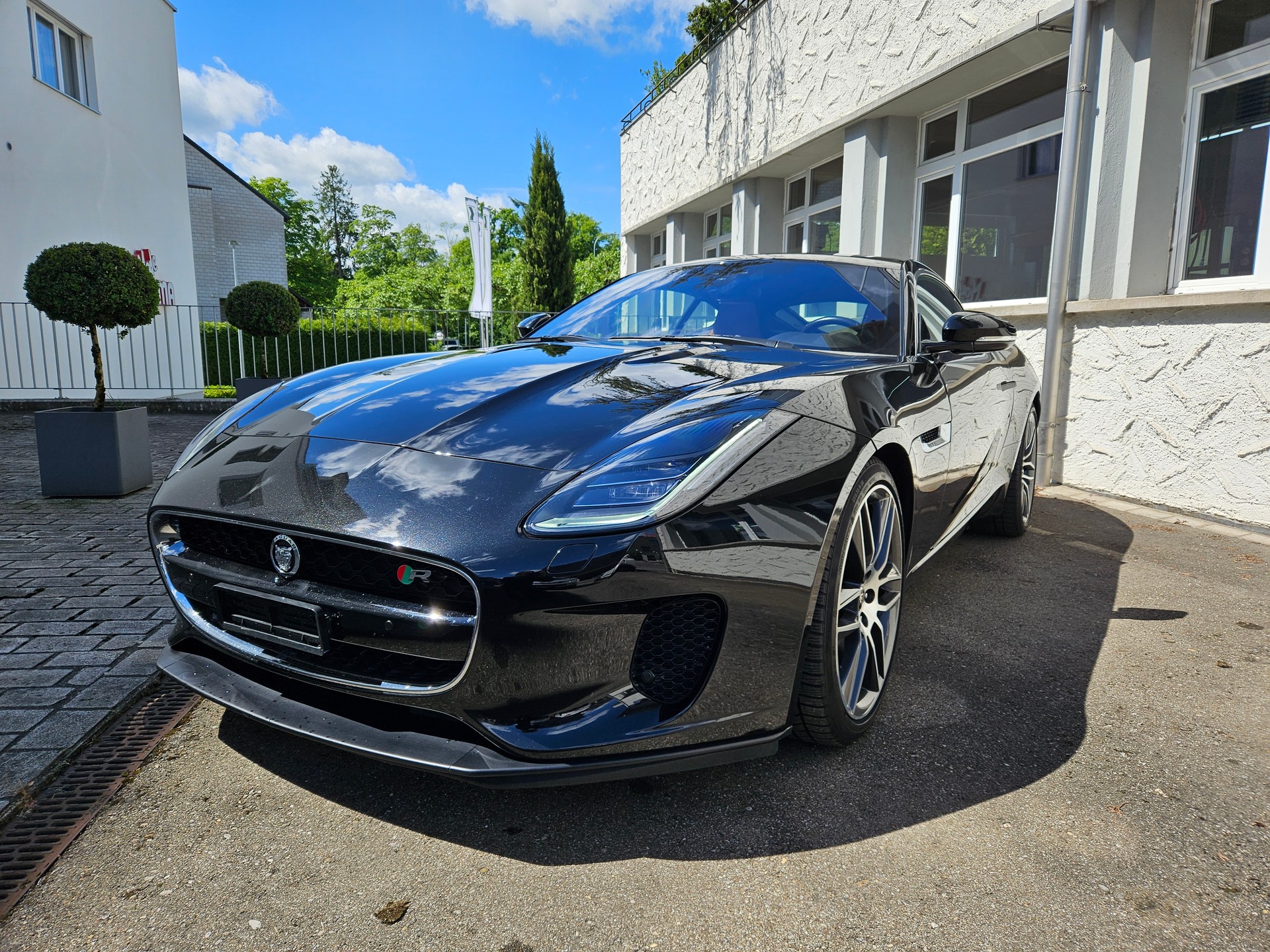 JAGUAR 2.0 R-Dynamic