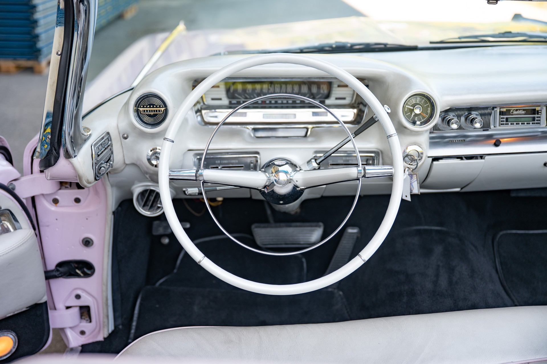 CADILLAC Convertible-image-9