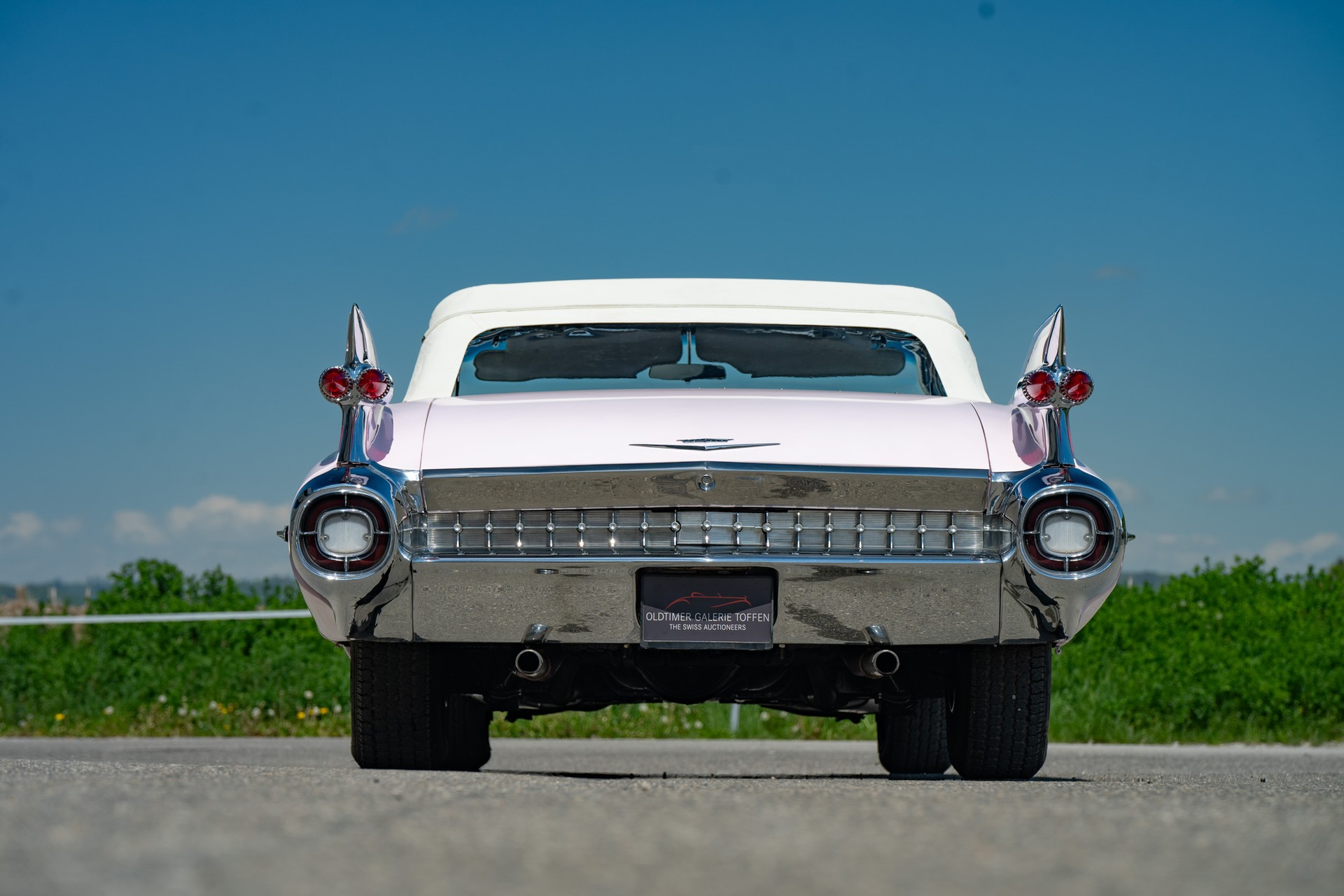 CADILLAC Convertible-image-5