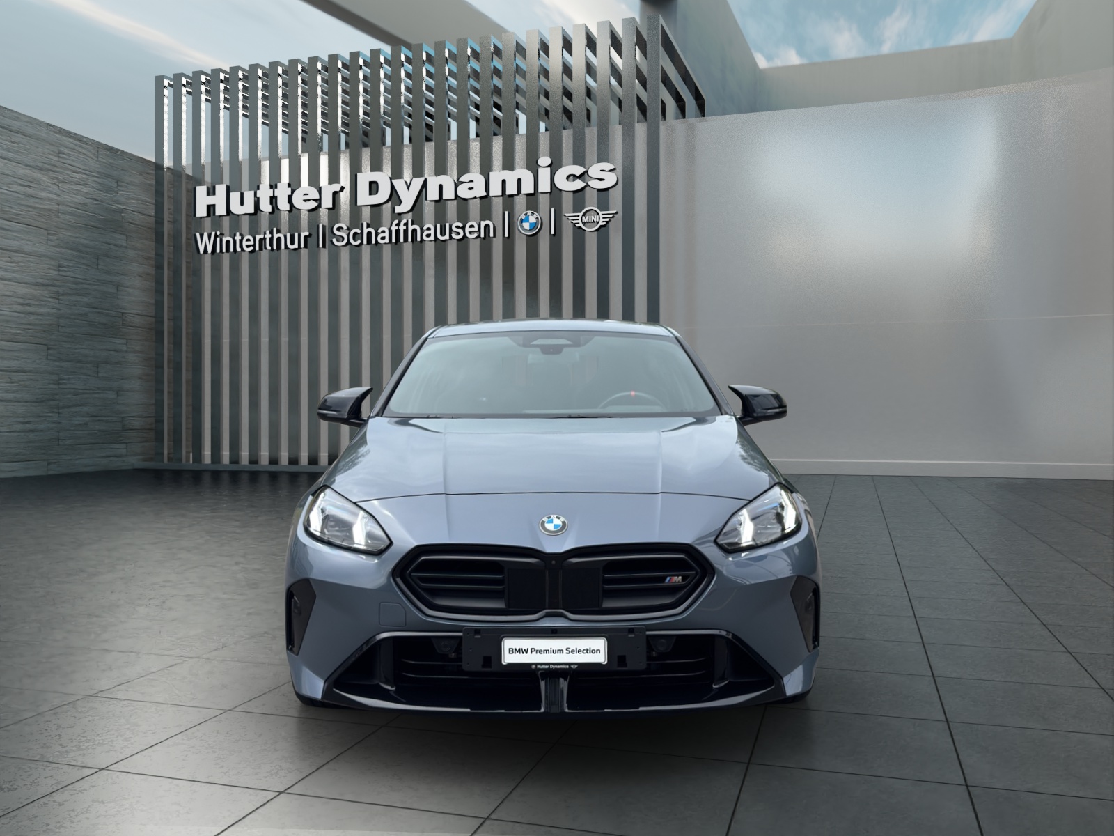 BMW M135i xDrive-showroom-element-1