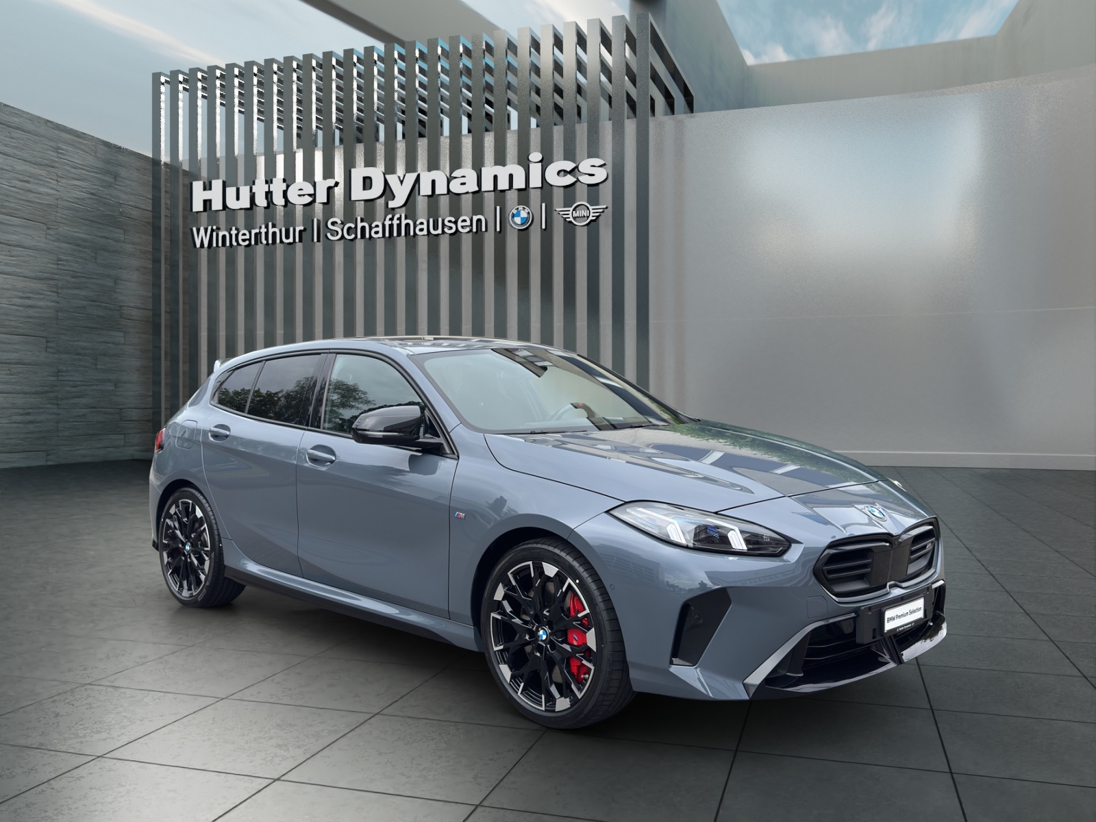 BMW M135i xDrive-showroom-element-2