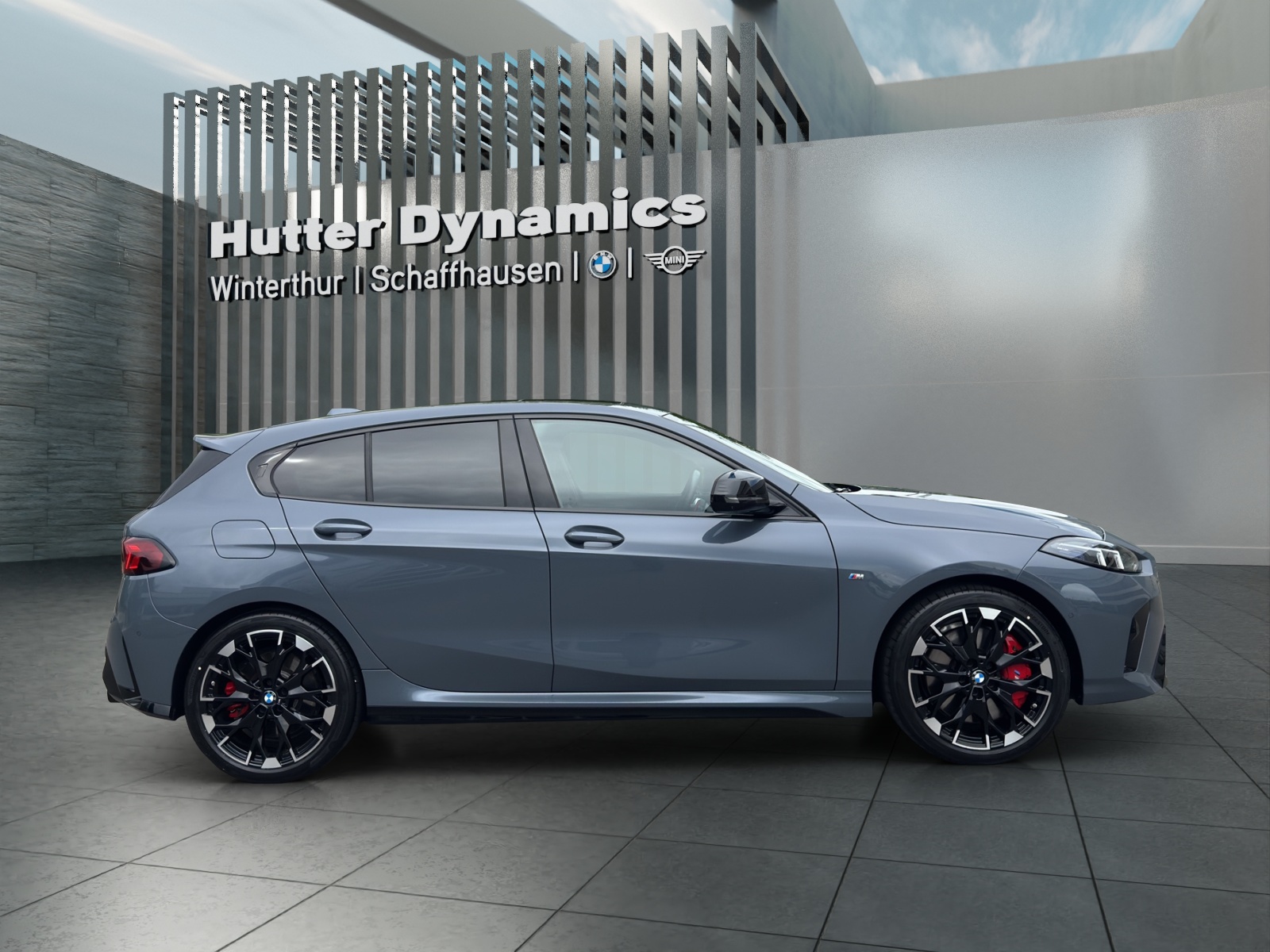 BMW M135i xDrive-showroom-element-3