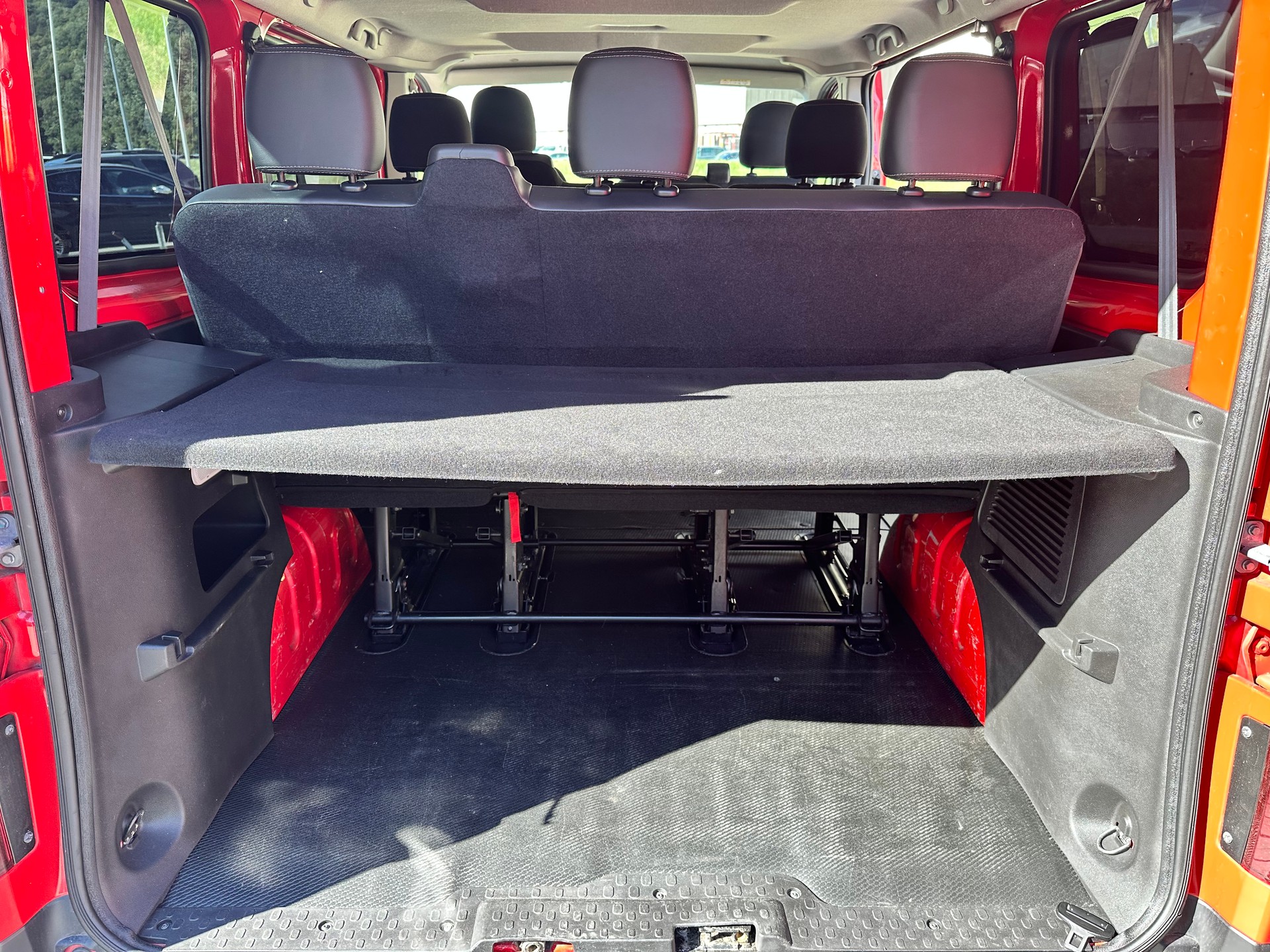 RENAULT Trafic ENERGY dCi 95 Passenger Authentique 9 places-image-21