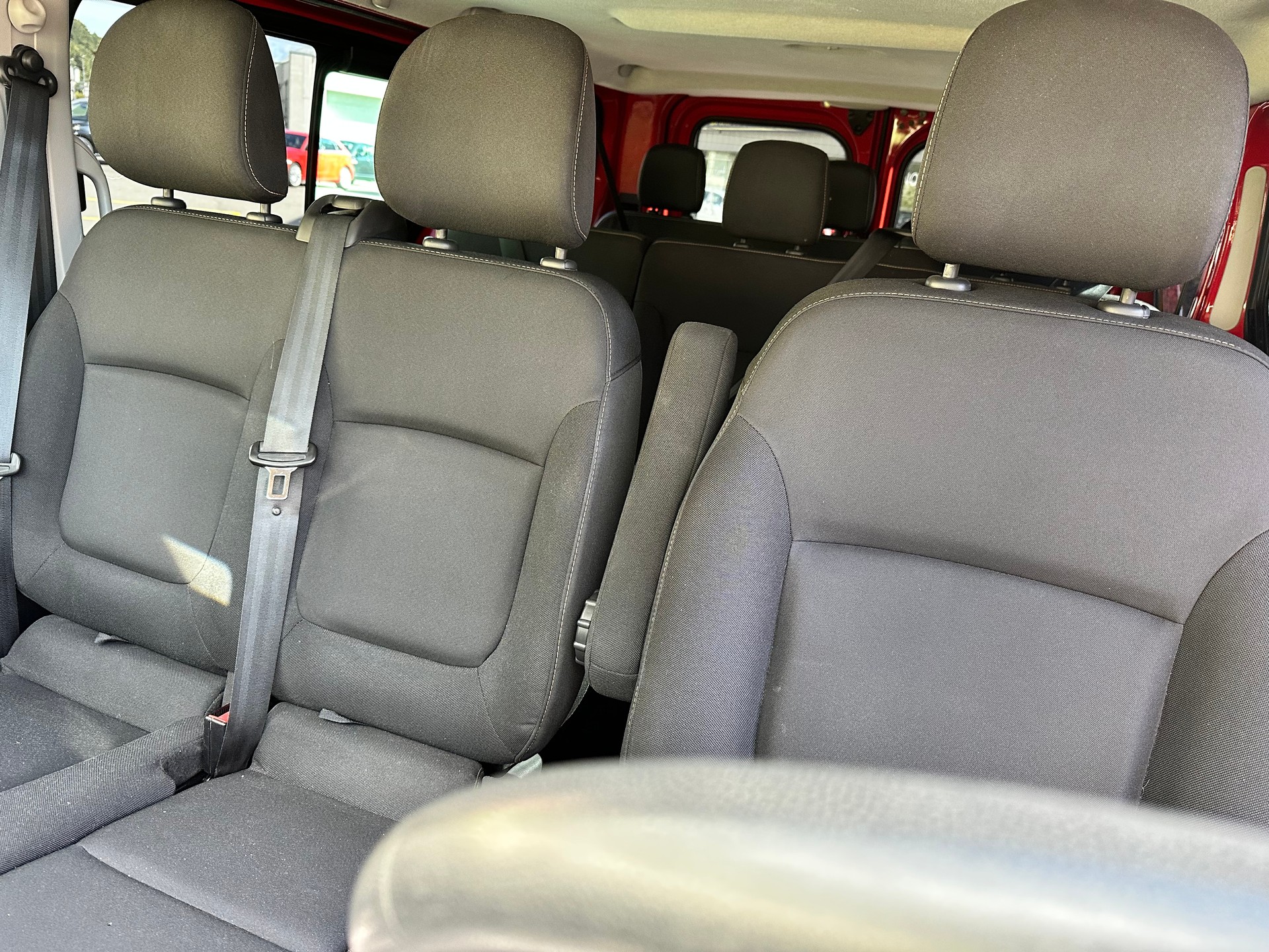 RENAULT Trafic ENERGY dCi 95 Passenger Authentique 9 places-image-10