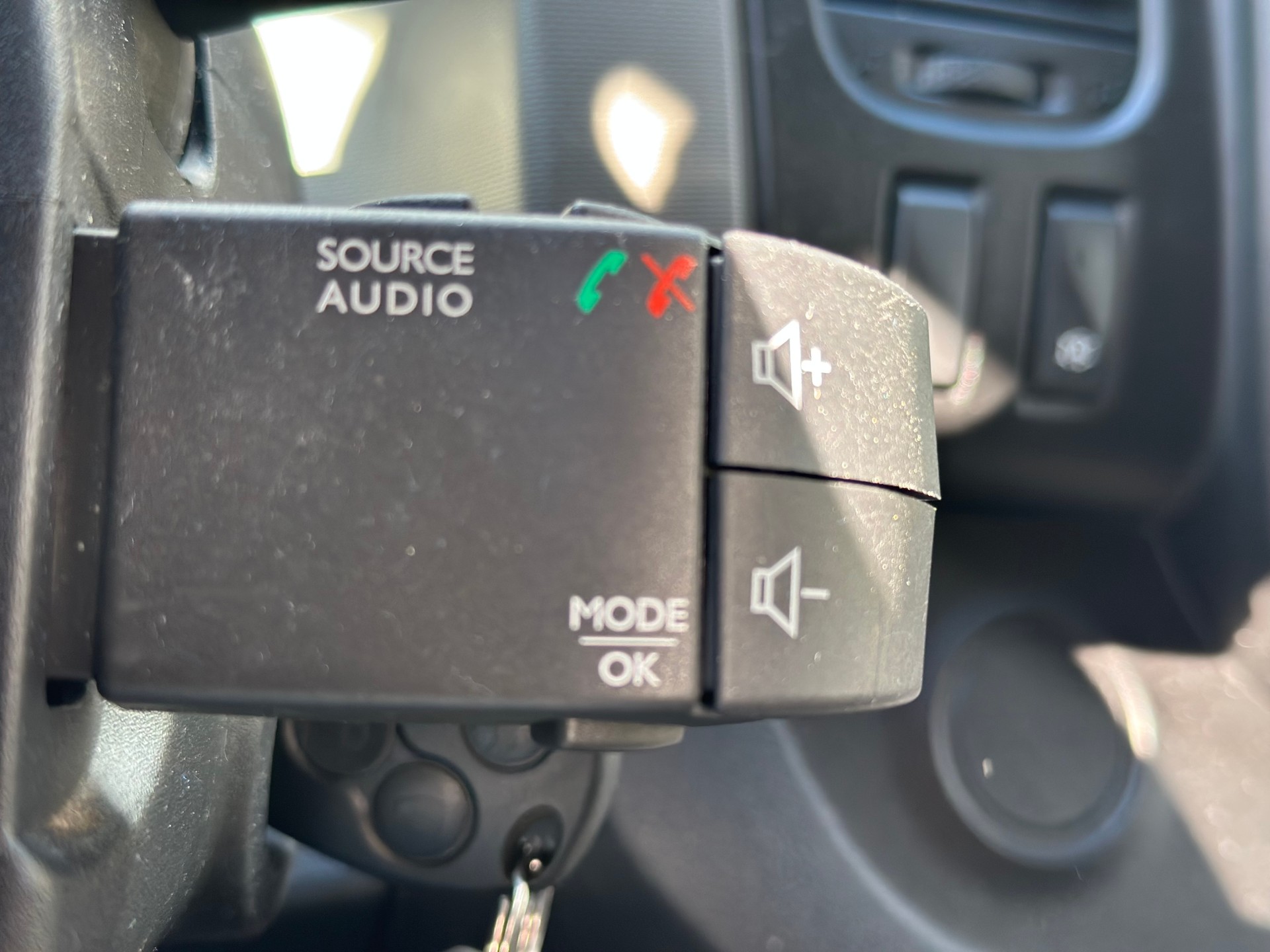 RENAULT Trafic ENERGY dCi 95 Passenger Authentique 9 places-image-15