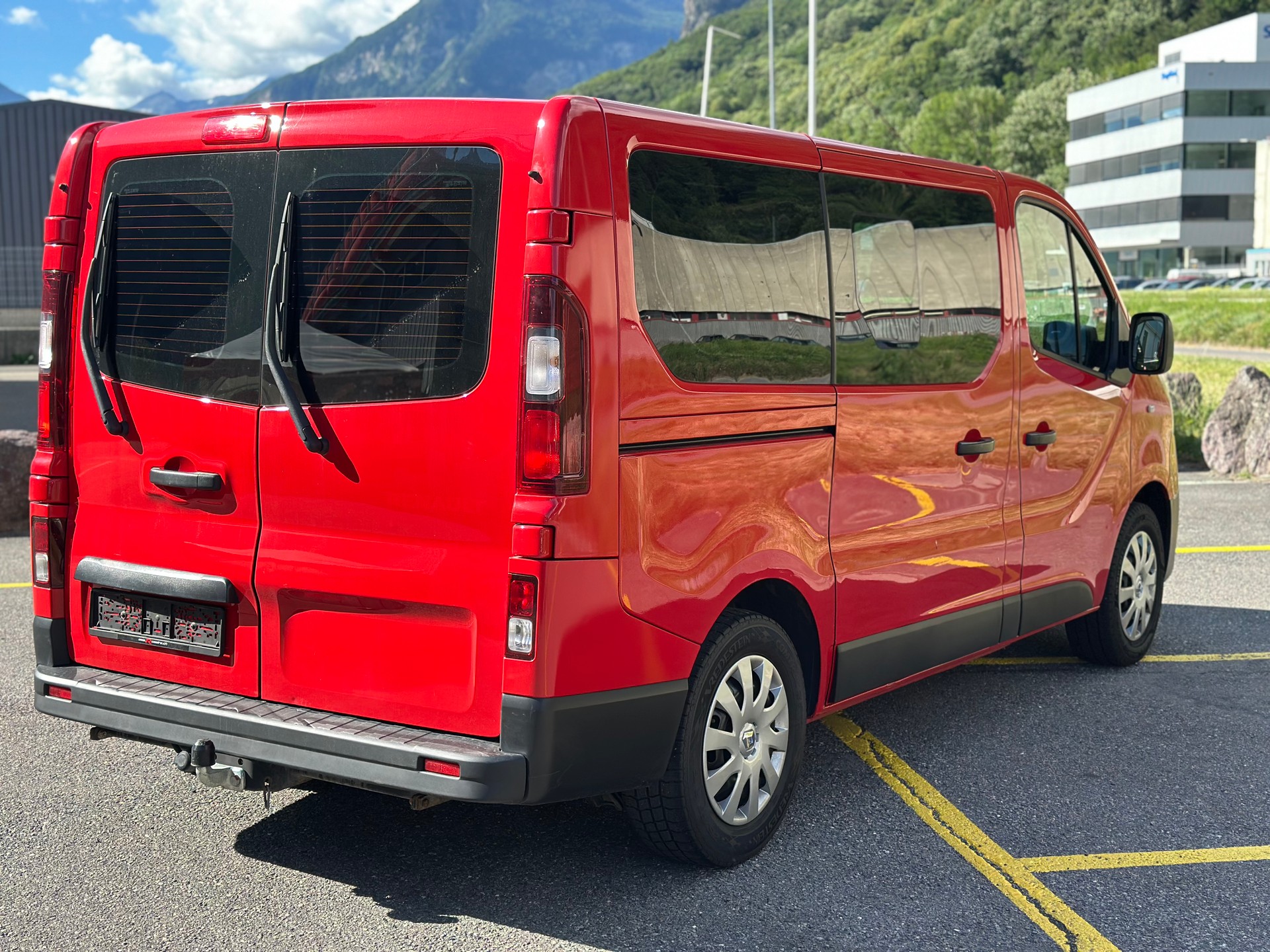 RENAULT Trafic ENERGY dCi 95 Passenger Authentique 9 places-image-4