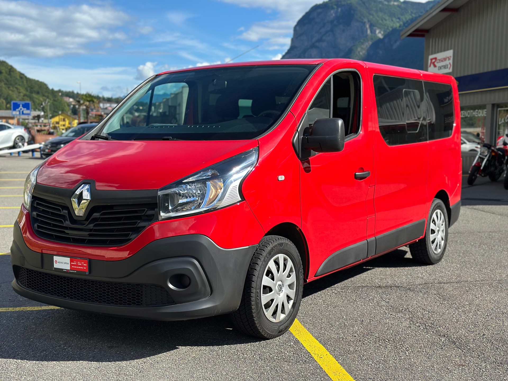 RENAULT Trafic ENERGY dCi 95 Passenger Authentique 9 places-showroom-element-1