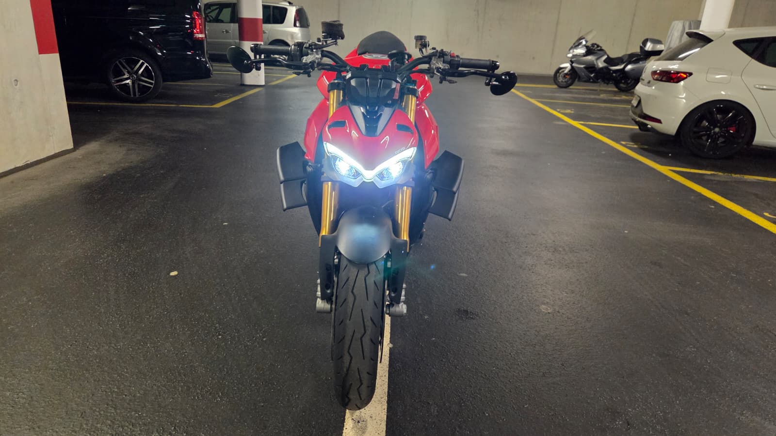 DUCATI Streetfighter V4 S-image-3