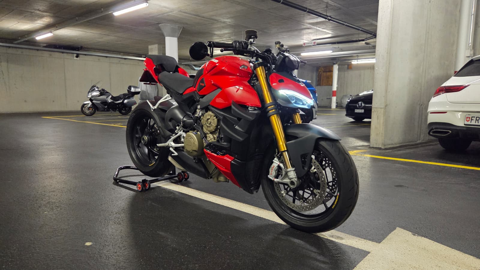 DUCATI Streetfighter V4 S-image-0