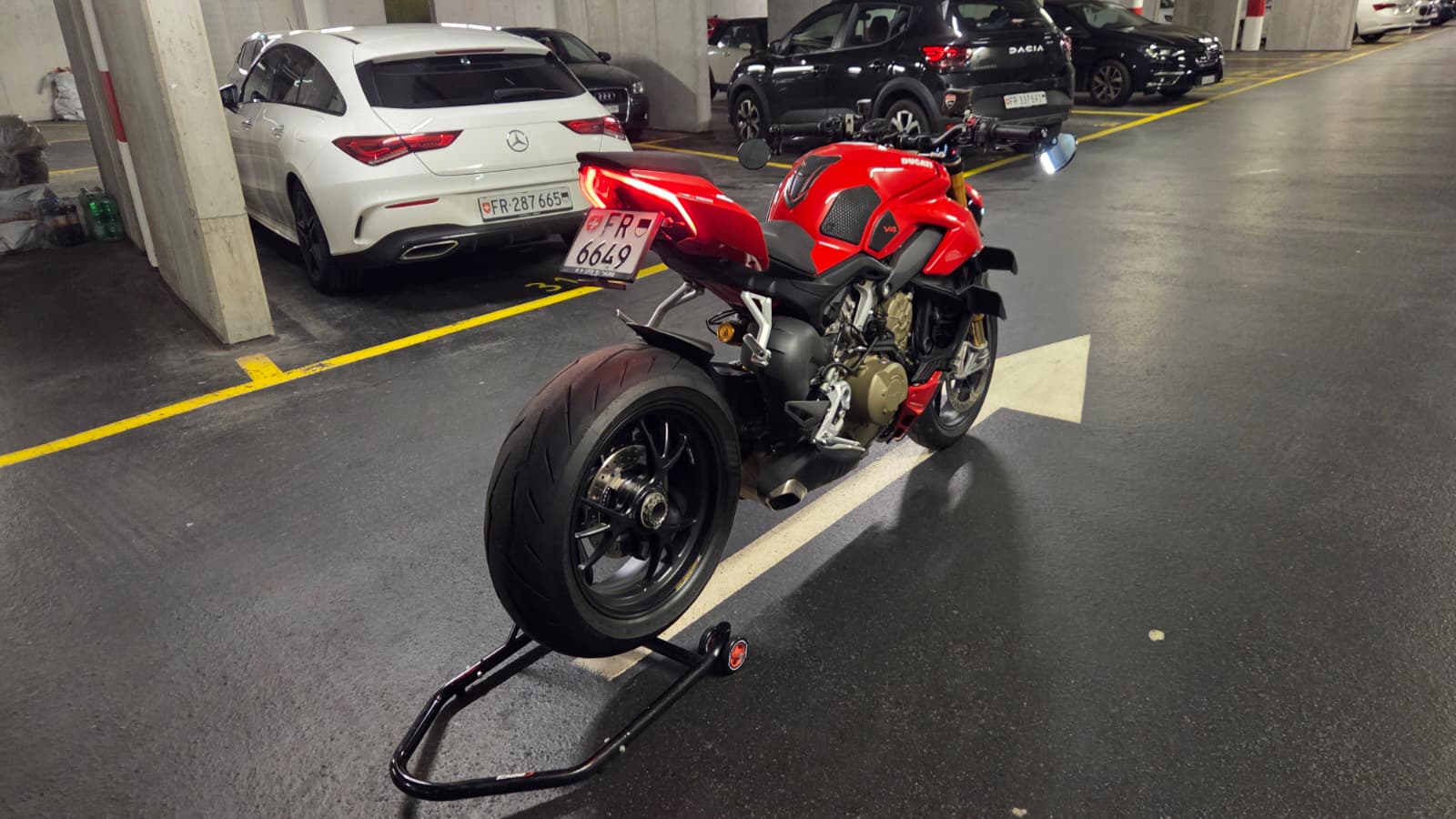 DUCATI Streetfighter V4 S-image-2