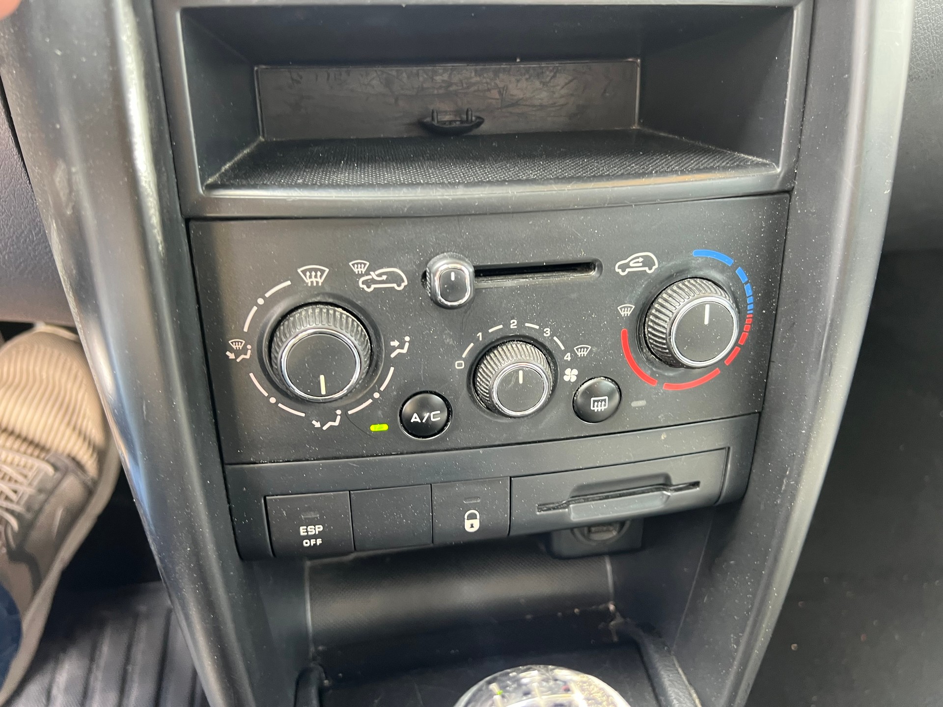 PEUGEOT 207 1.4 16V Sport *** Klima * Alufelgen * Glassdach * 8 fachbereift **-image-16