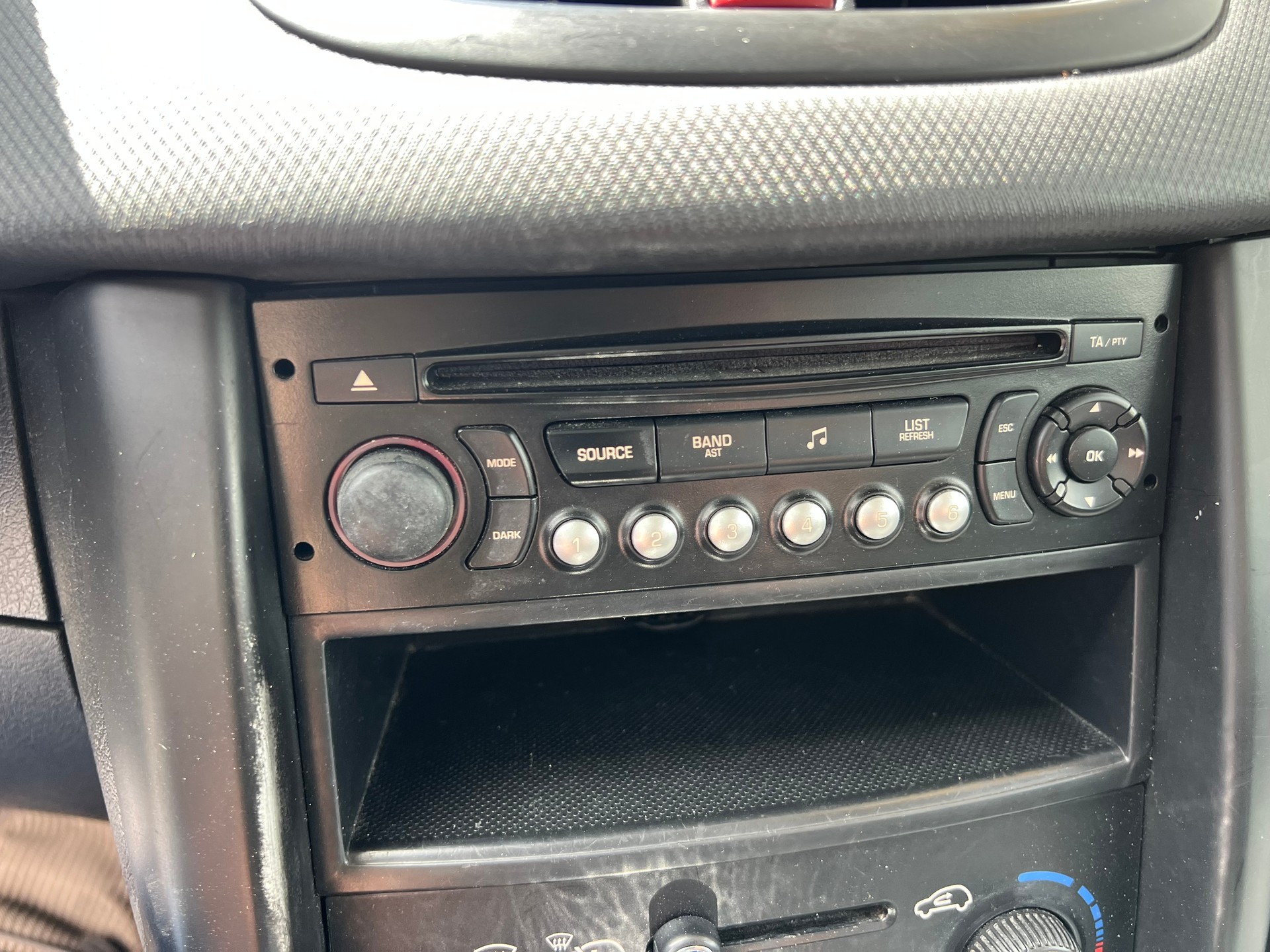 PEUGEOT 207 1.4 16V Sport *** Klima * Alufelgen * Glassdach * 8 fachbereift **-image-17