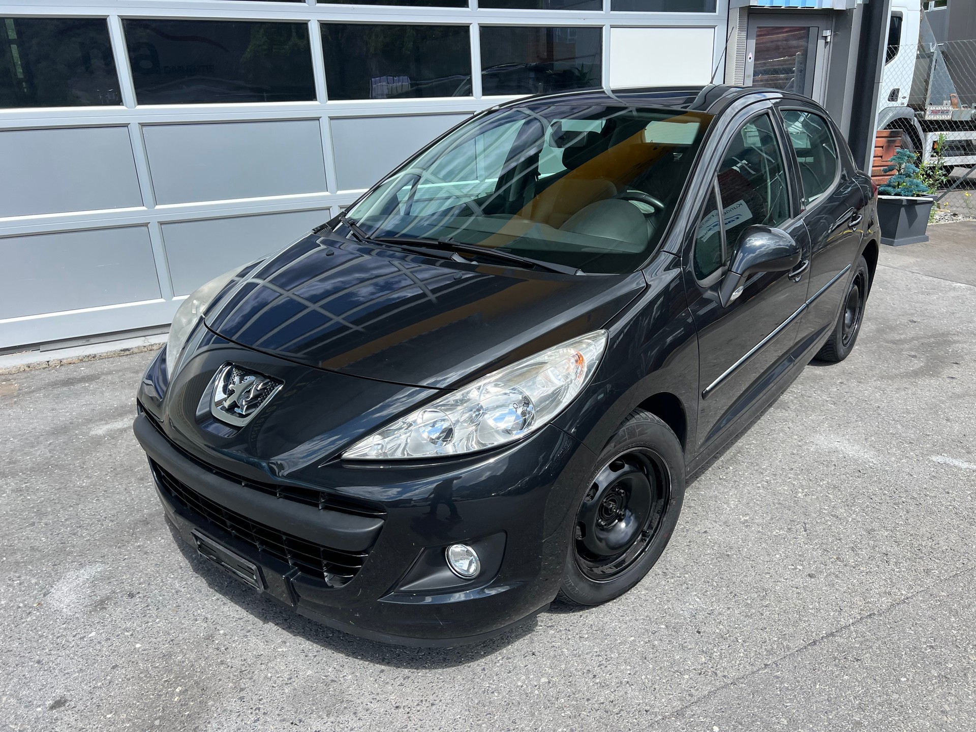 PEUGEOT 207 1.4 16V Sport *** Klima * Alufelgen * Glassdach * 8 fachbereift **-showroom-element-1