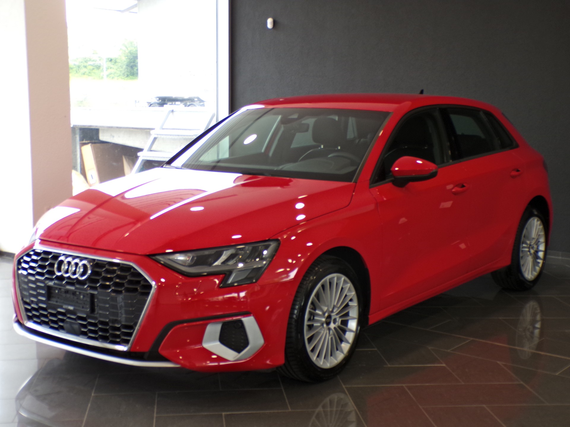 AUDI A3 Sportback 30 g-tron S line S-tronic-showroom-element-1