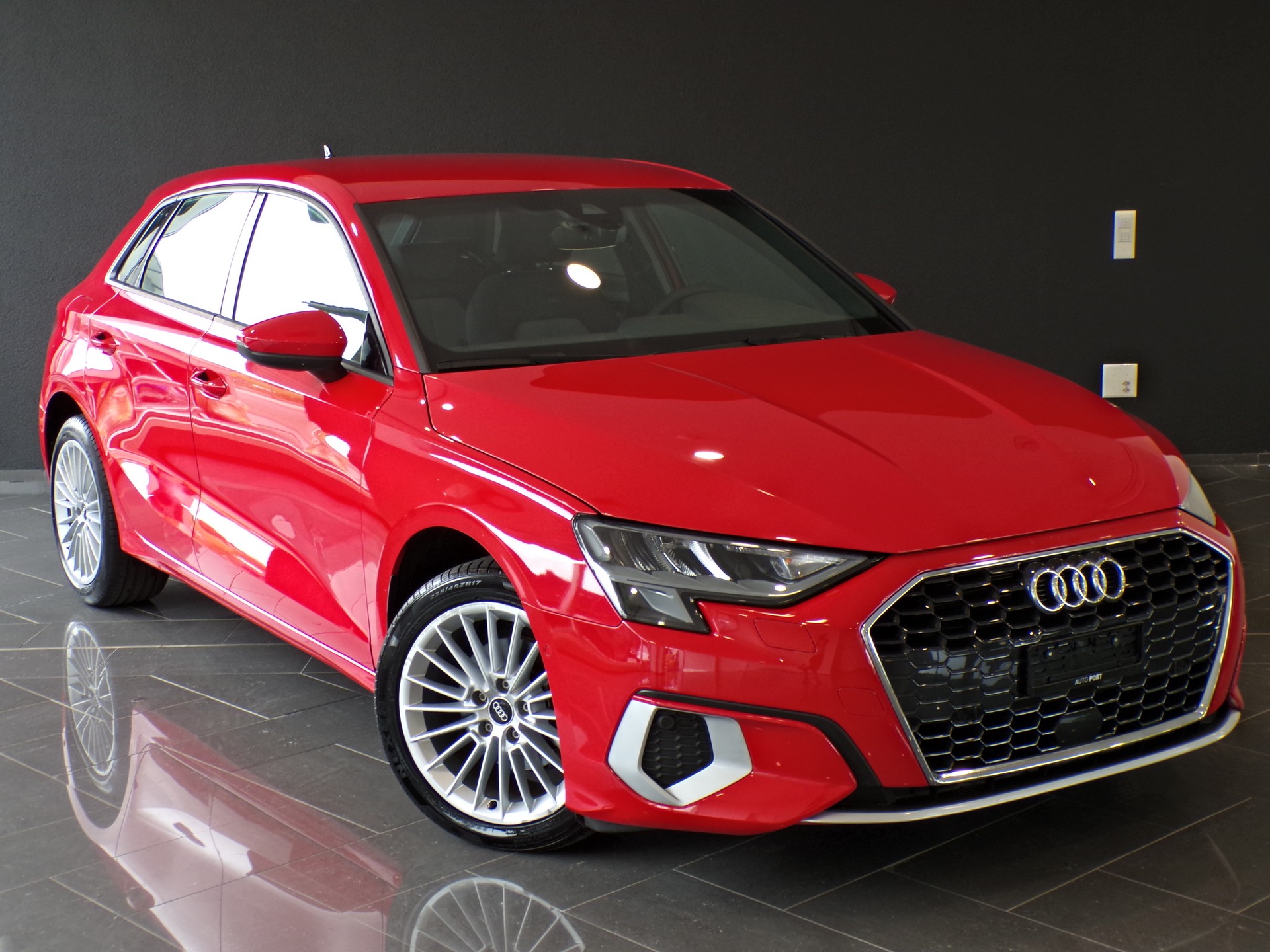 AUDI A3 Sportback 30 g-tron S line S-tronic-showroom-element-2