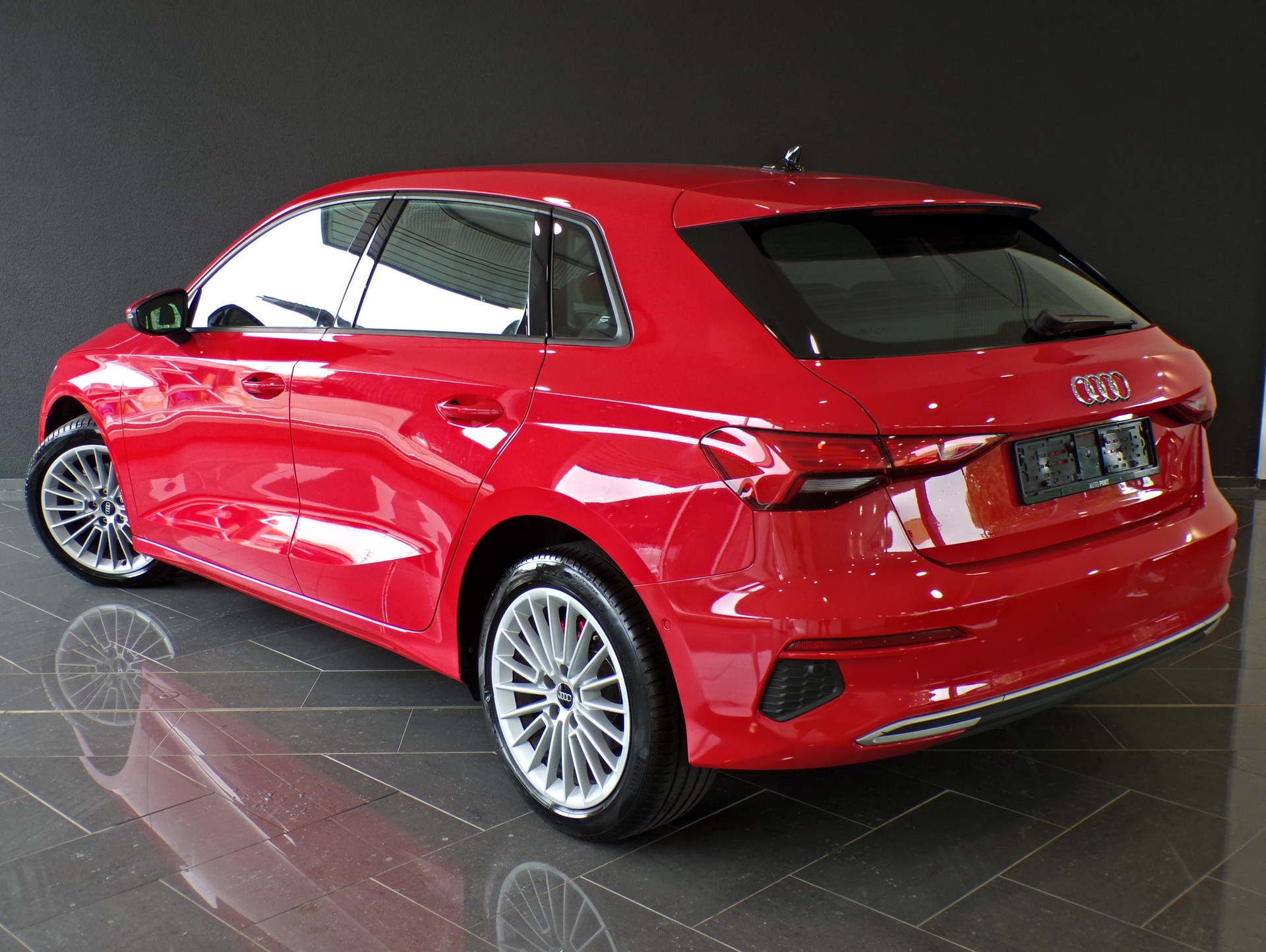 AUDI A3 Sportback 30 g-tron S line S-tronic-image-9