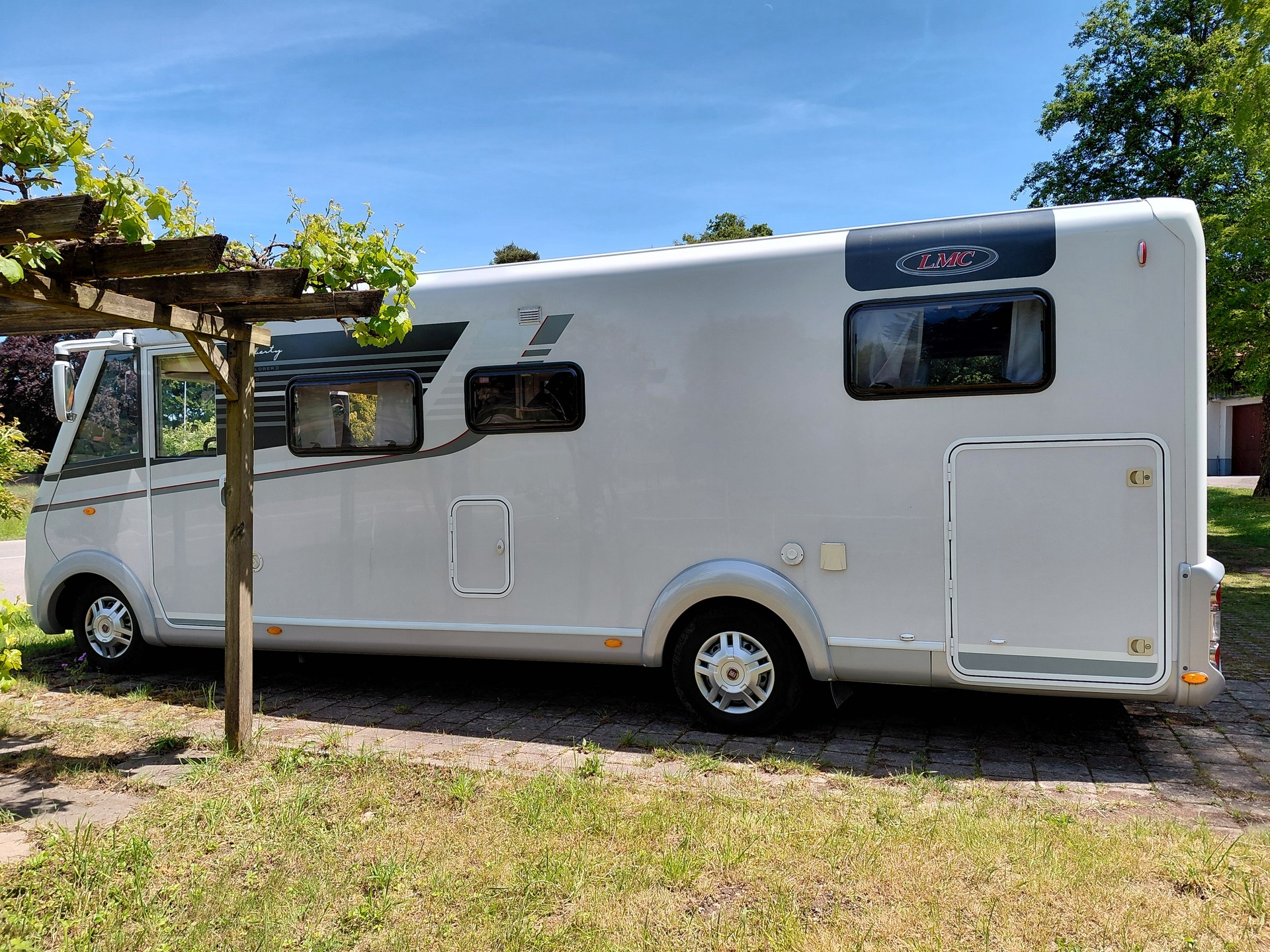 LMC Liberty Explorer 2