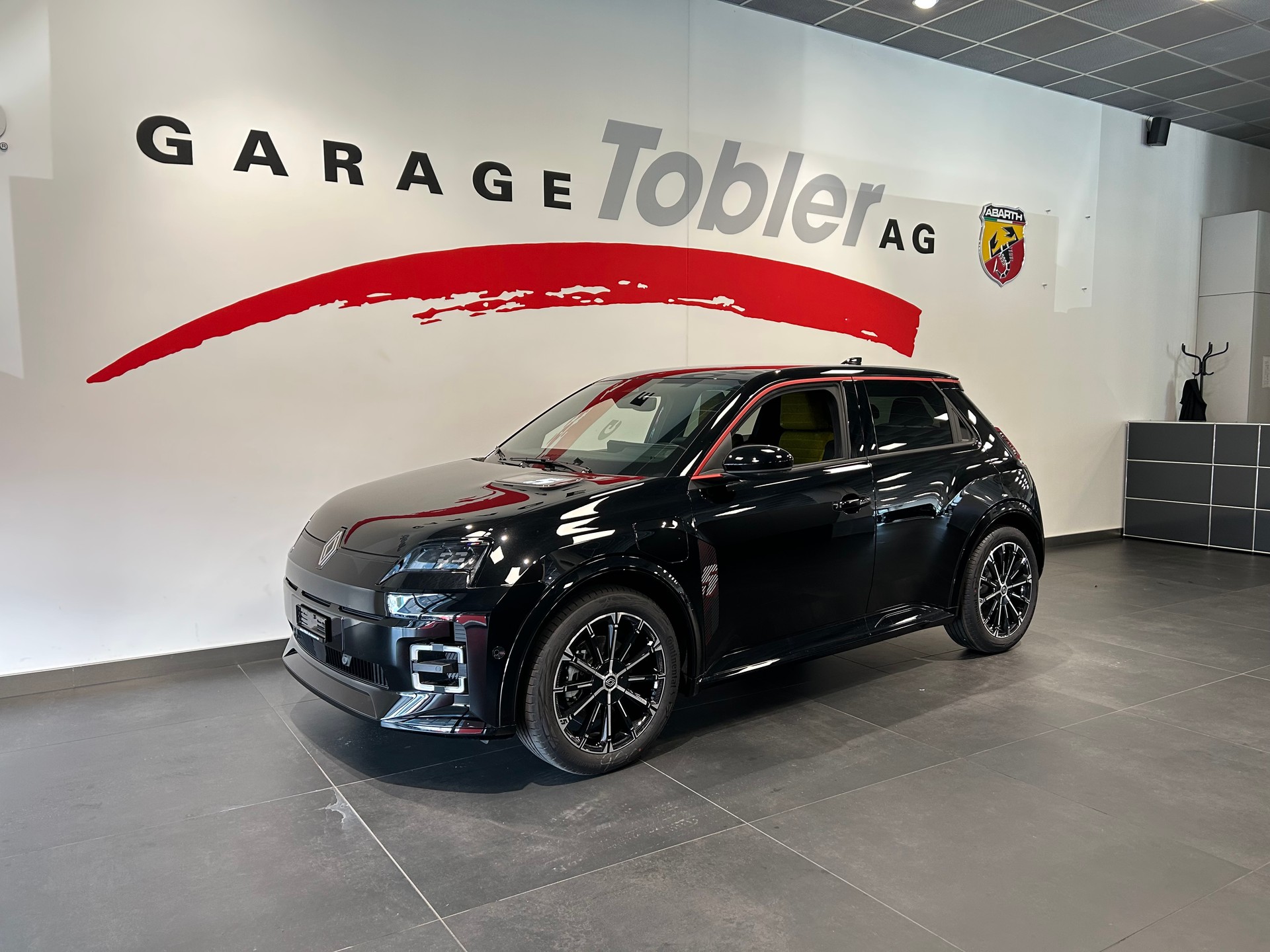 RENAULT R5 E-Tech Comfort Range 52 kWh Iconic Five-image-5