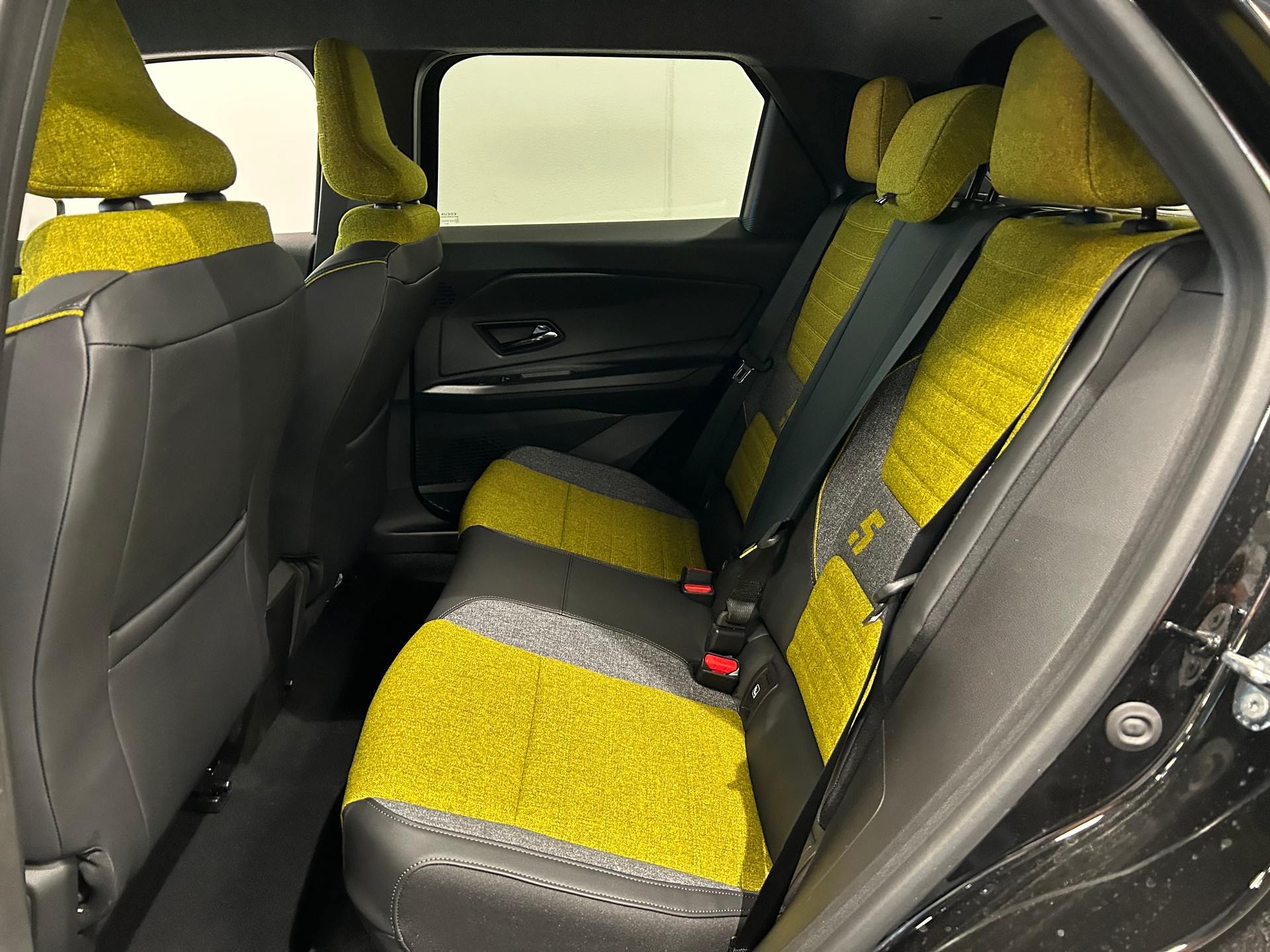 RENAULT R5 E-Tech Comfort Range 52 kWh Iconic Five-image-12