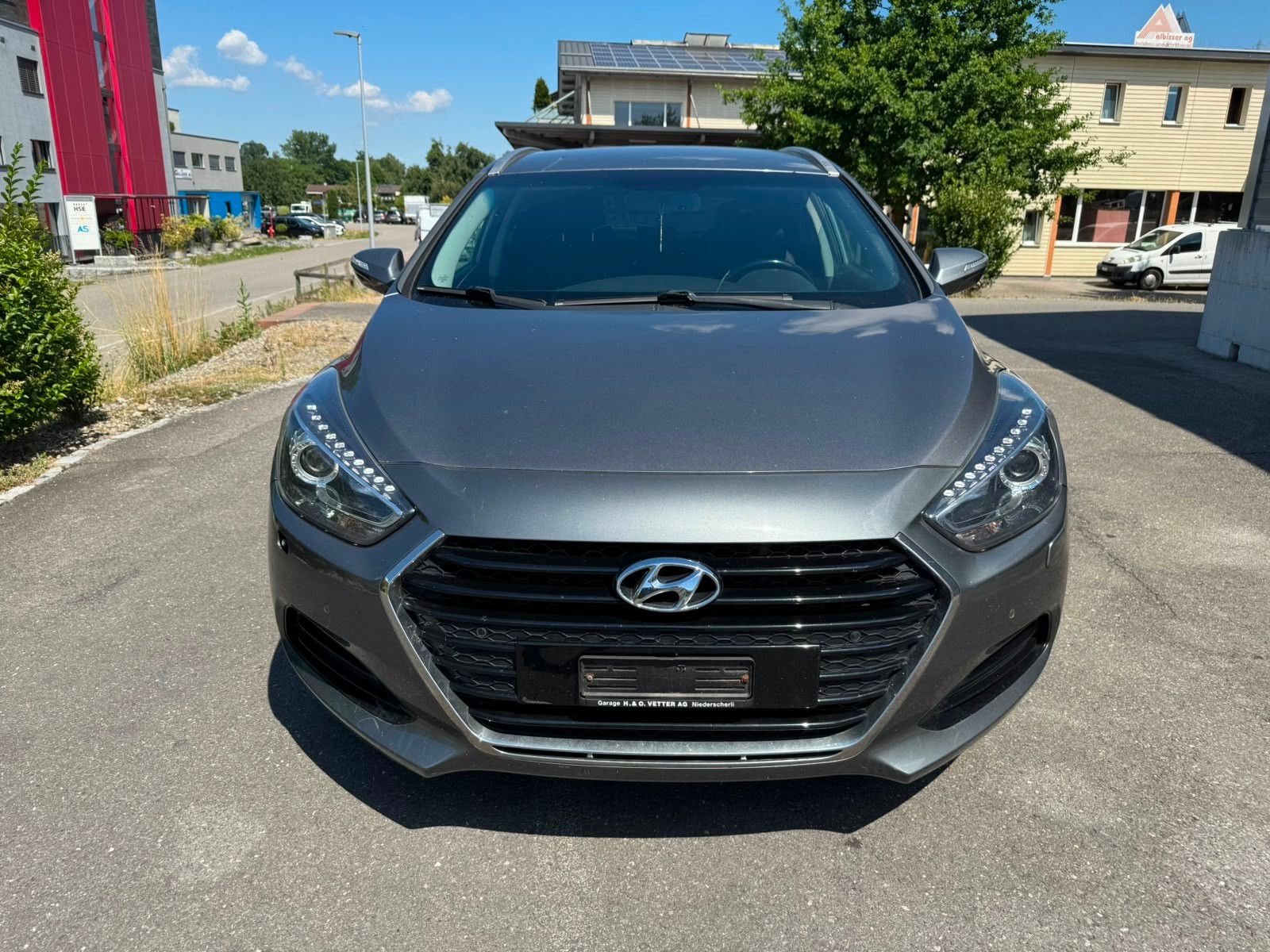 HYUNDAI i40 Wagon 1.7 CRDI Amplia Automatic-showroom-element-1