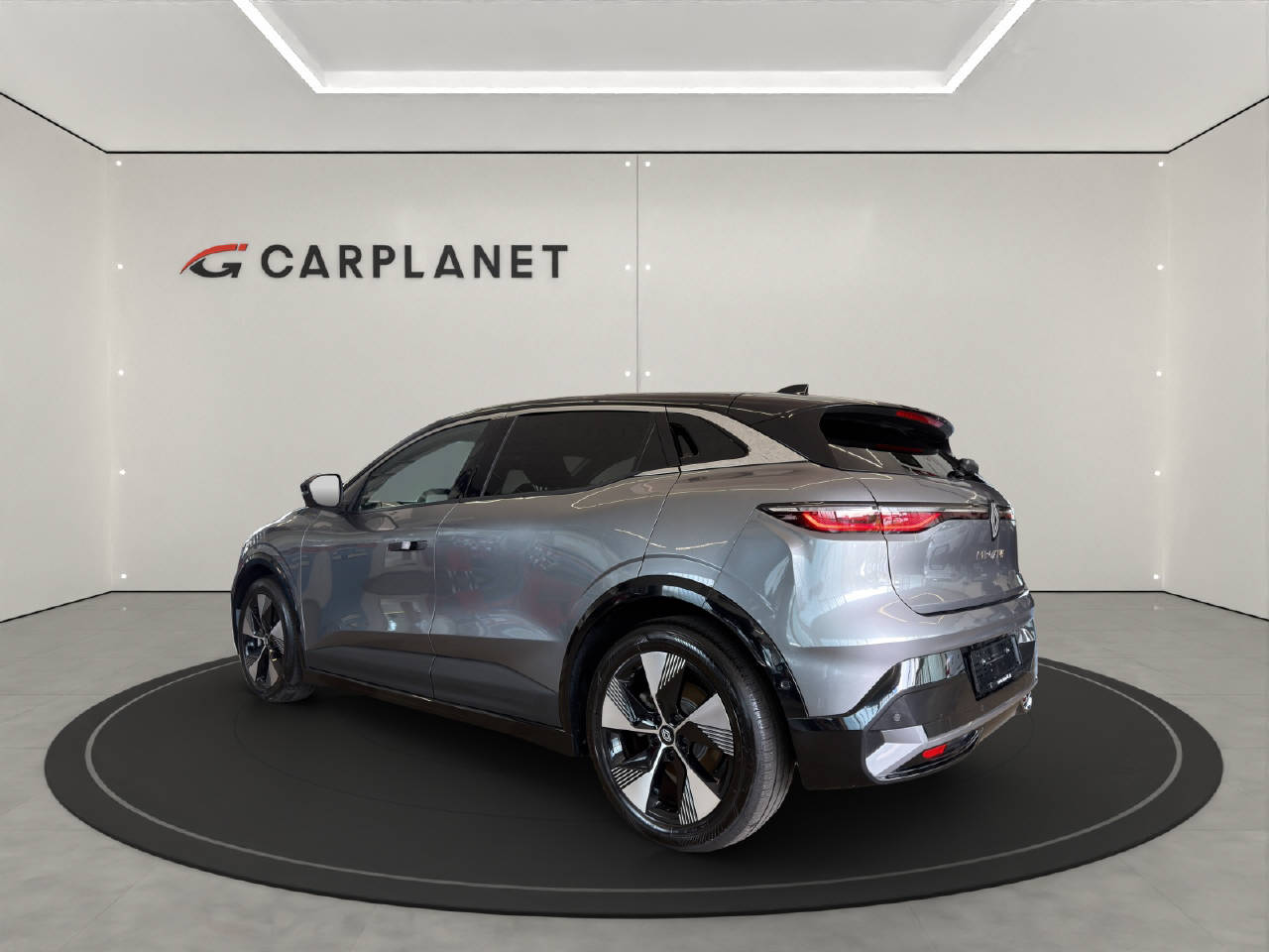 RENAULT Mégane E-Tech techno-showroom-element-3
